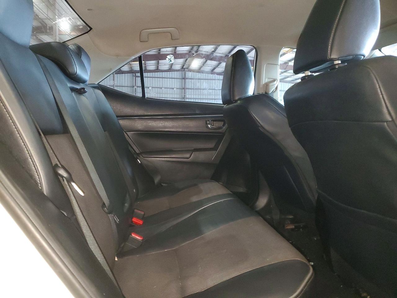 2015 Toyota Corolla S Plus White vin: 5YFBURHE2FP190464