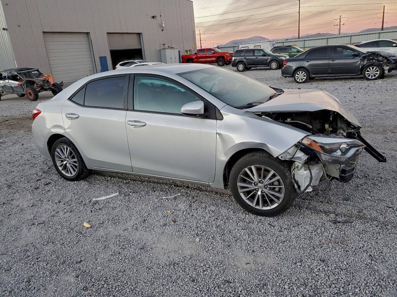 2015 Toyota Corolla L White vin: 5YFBURHE2FP205870