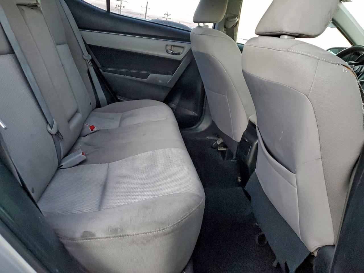 2015 Toyota Corolla L White vin: 5YFBURHE2FP205870