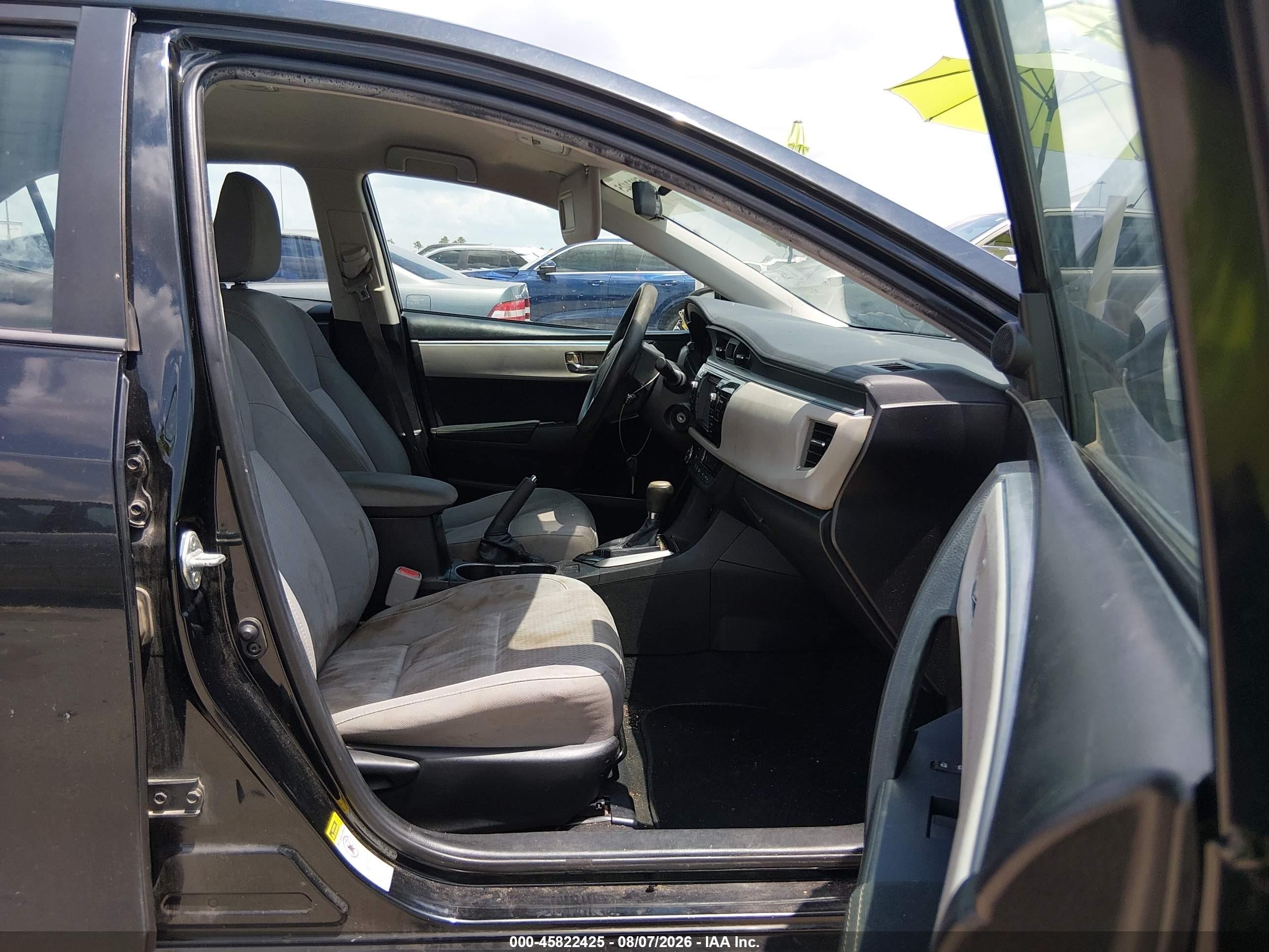 2015 Toyota Corolla Le Black vin: 5YFBURHE2FP211202