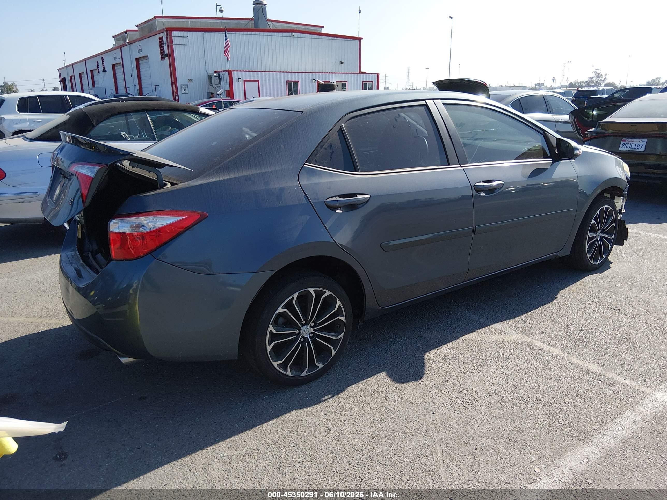 2015 Toyota Corolla S Plus Blue vin: 5YFBURHE2FP211779