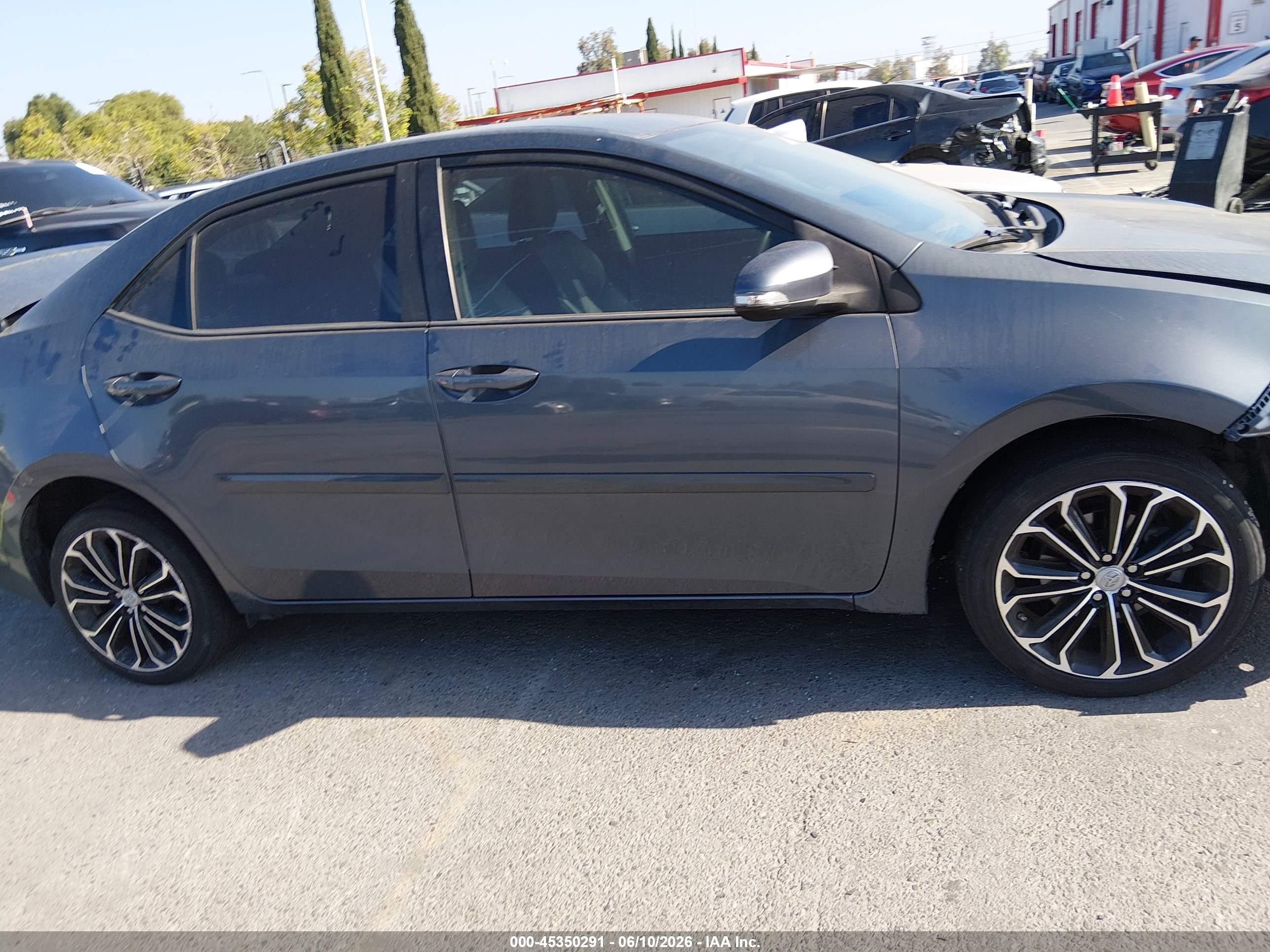 2015 Toyota Corolla S Plus Blue vin: 5YFBURHE2FP211779
