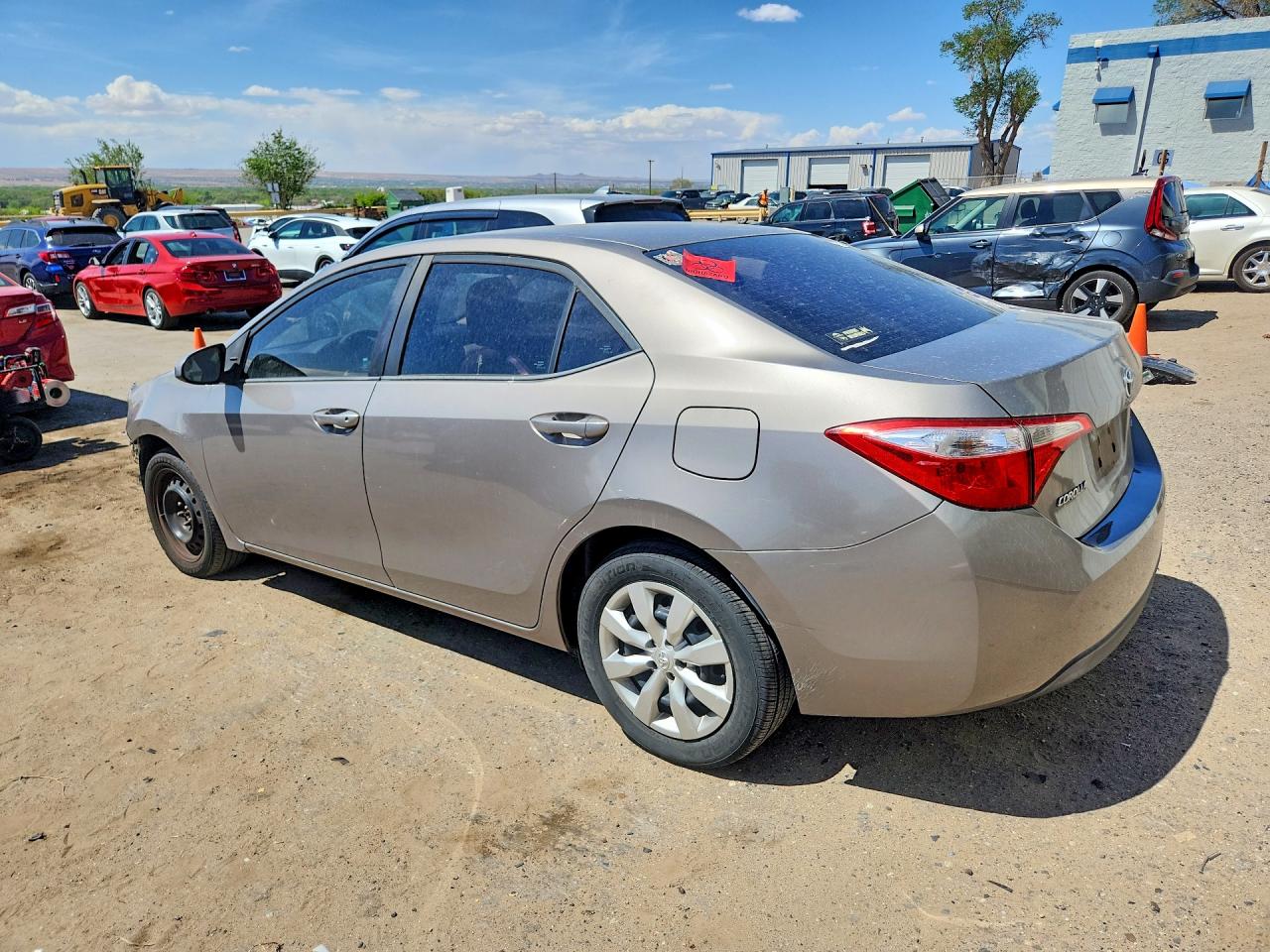 2015 Toyota Corolla Le Brown vin: 5YFBURHE2FP220529