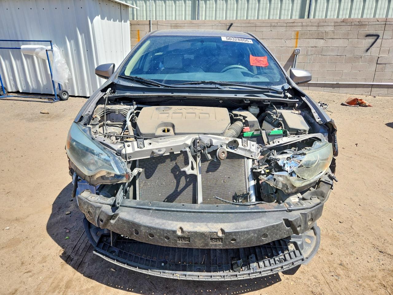 2015 Toyota Corolla Le Brown vin: 5YFBURHE2FP220529