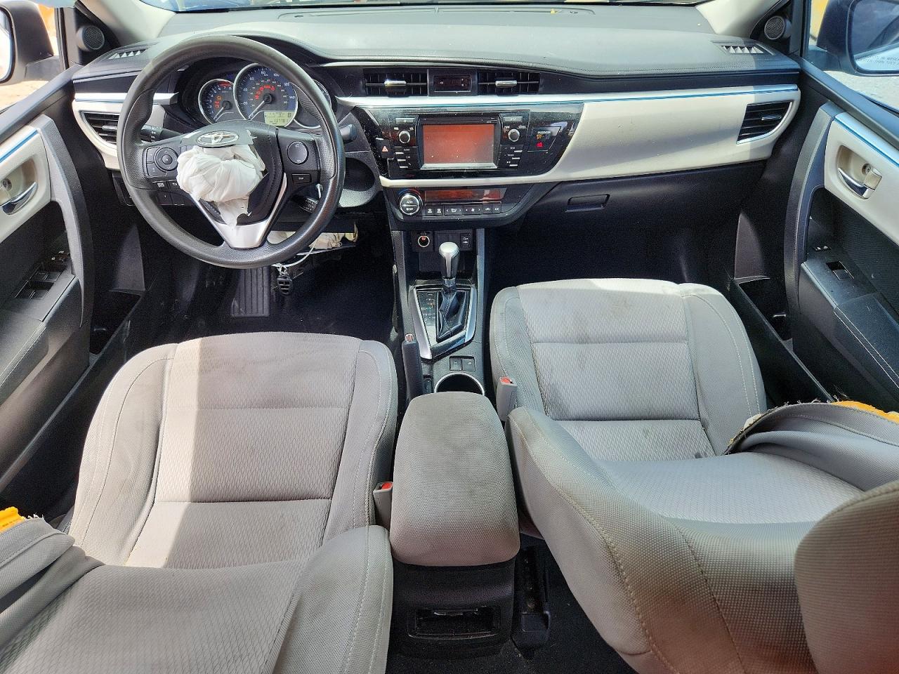 2015 Toyota Corolla Le White vin: 5YFBURHE2FP241932