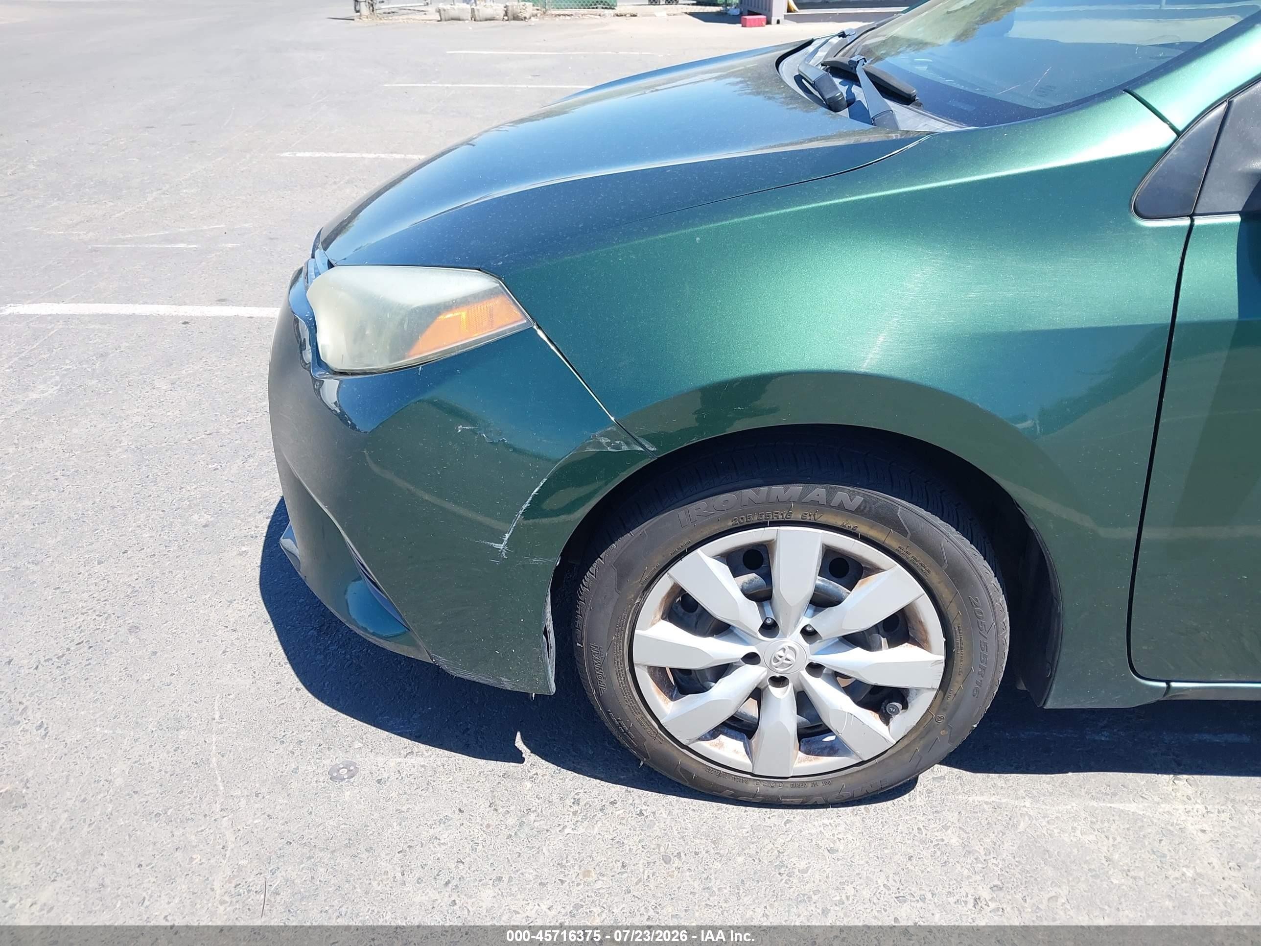 2015 Toyota Corolla Le Green vin: 5YFBURHE2FP245267