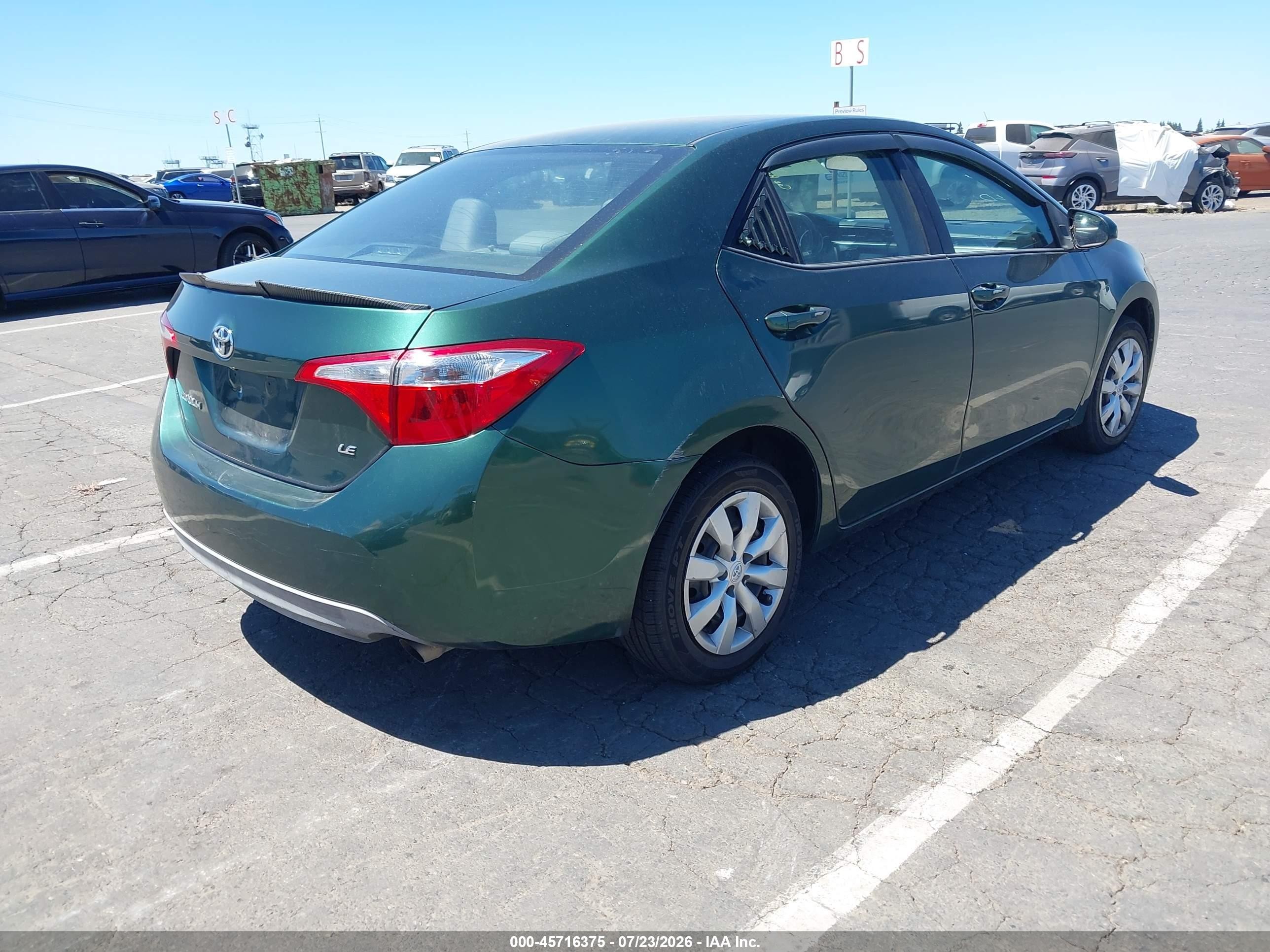 2015 Toyota Corolla Le Green vin: 5YFBURHE2FP245267
