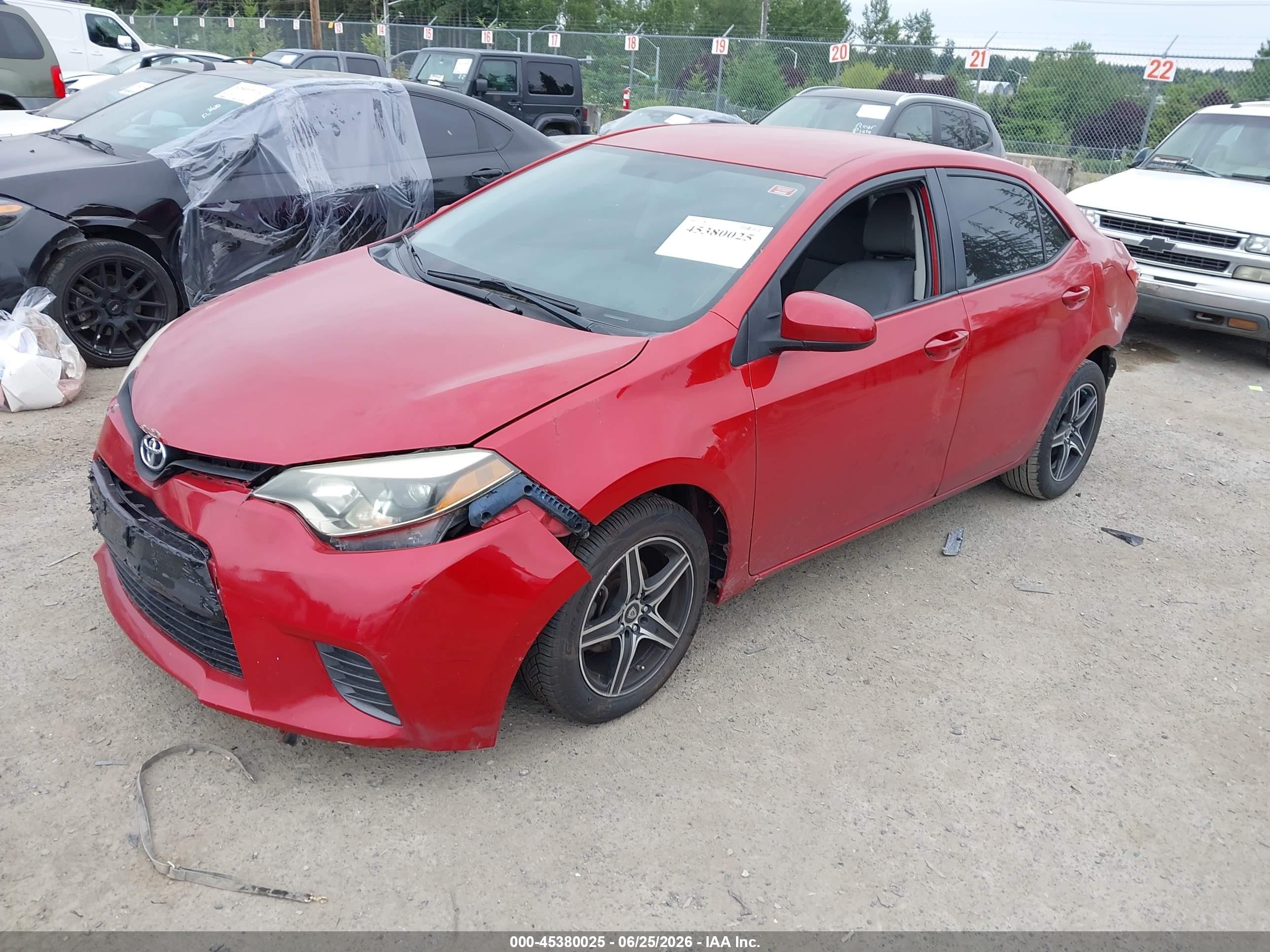 2015 Toyota Corolla Le Red vin: 5YFBURHE2FP257323