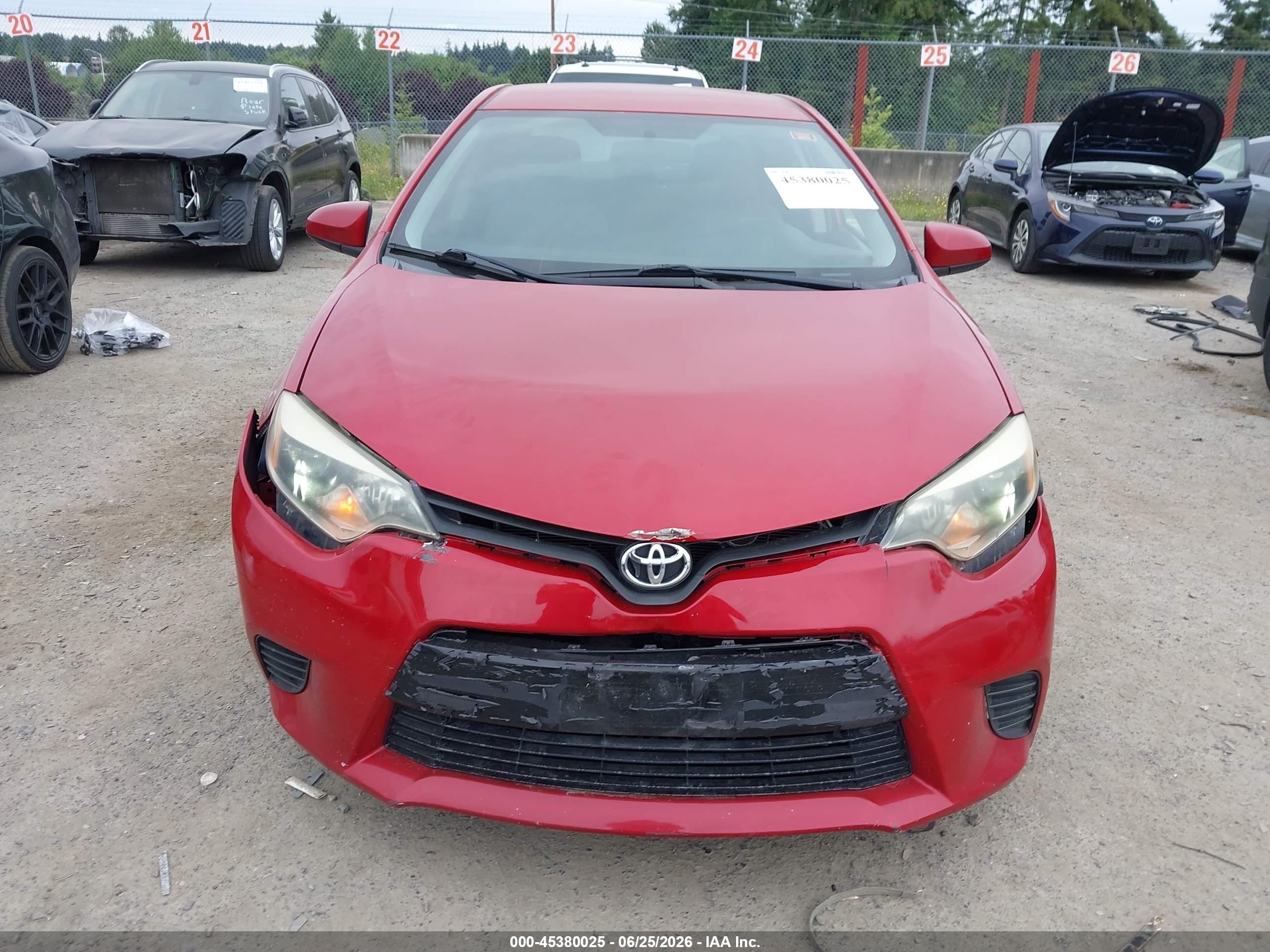 2015 Toyota Corolla Le Red vin: 5YFBURHE2FP257323