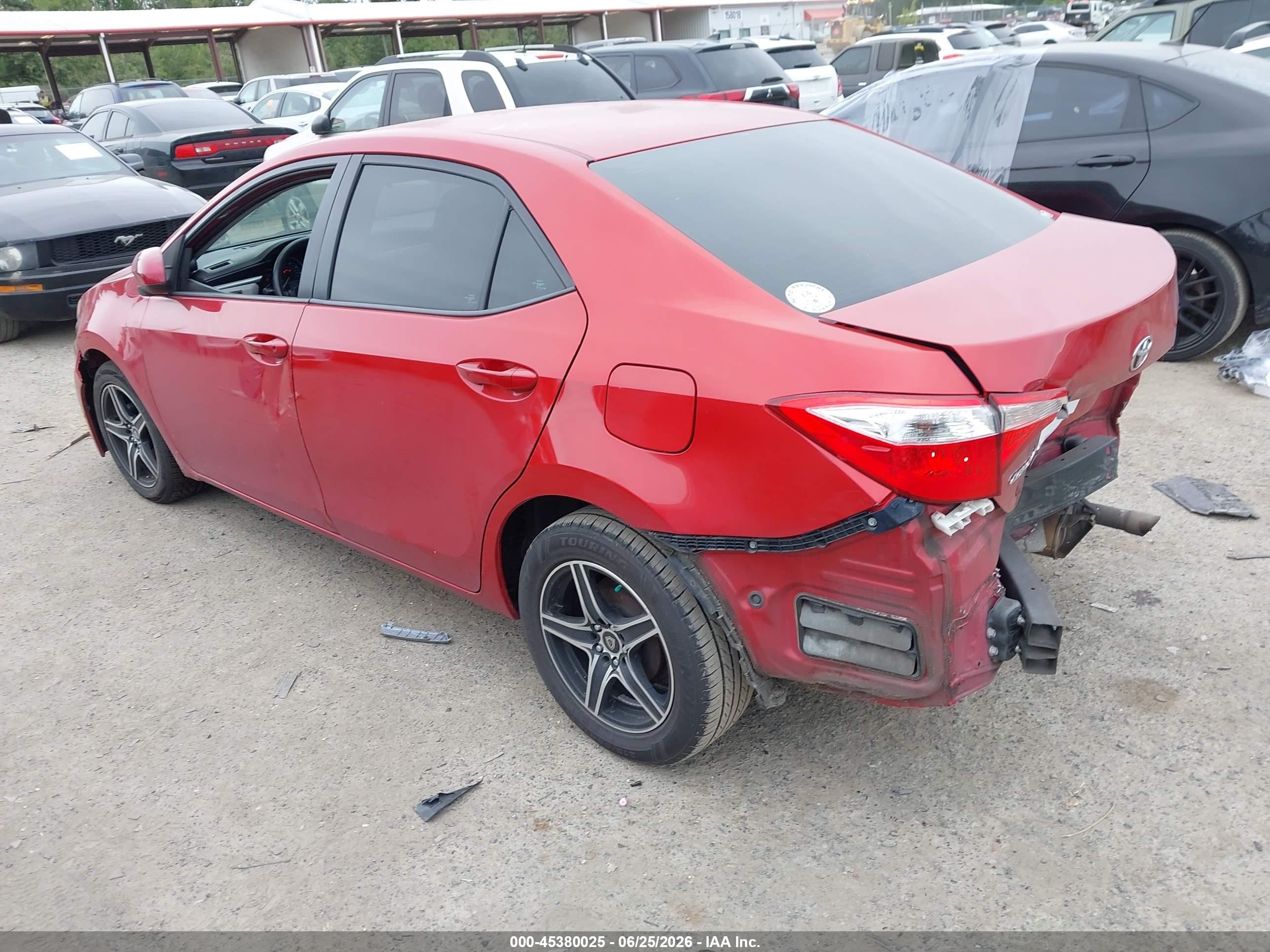 2015 Toyota Corolla Le Red vin: 5YFBURHE2FP257323