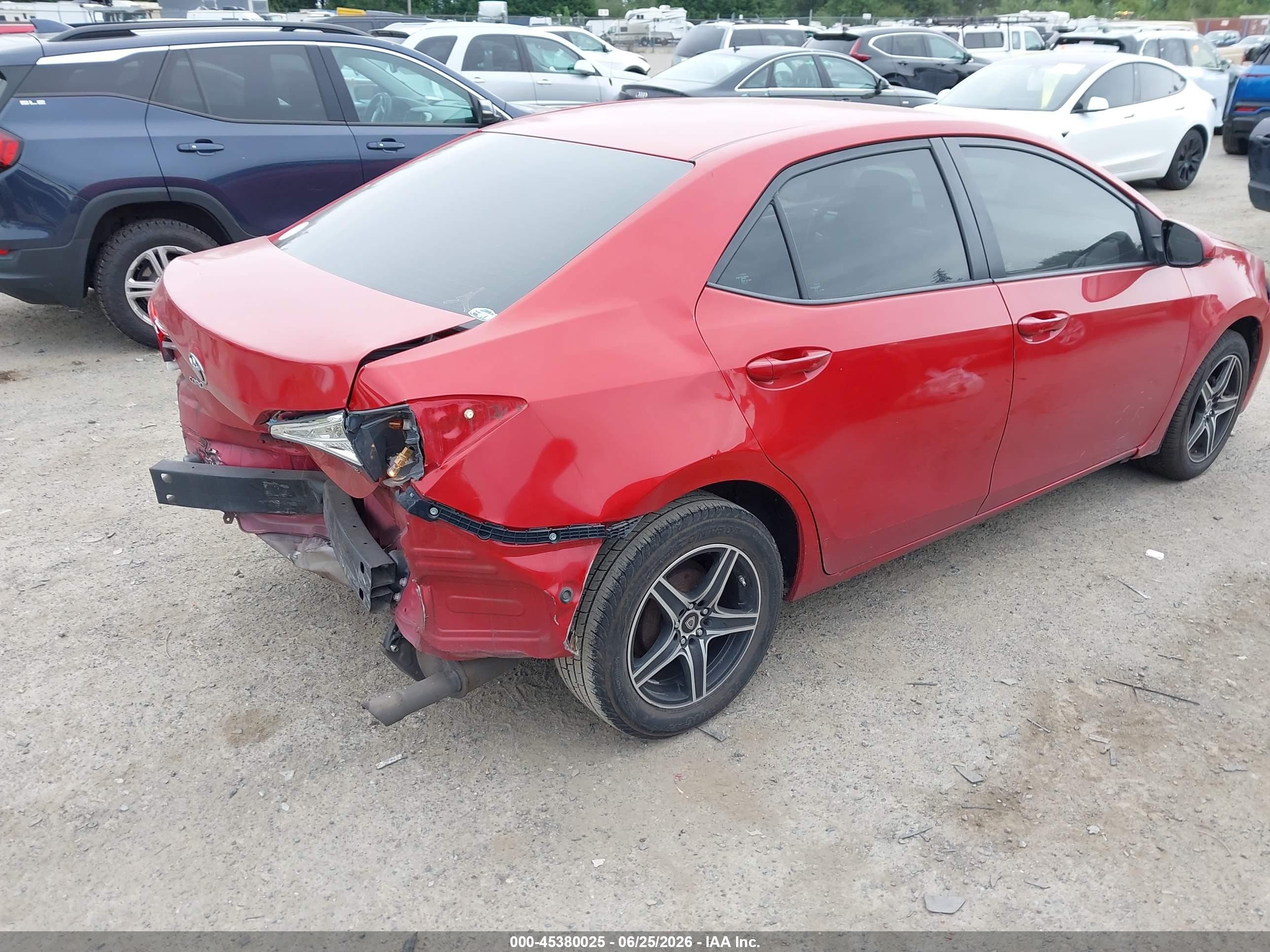 2015 Toyota Corolla Le Red vin: 5YFBURHE2FP257323