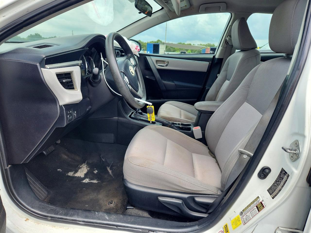 2015 Toyota Corolla Le Белый vin: 5YFBURHE2FP276664