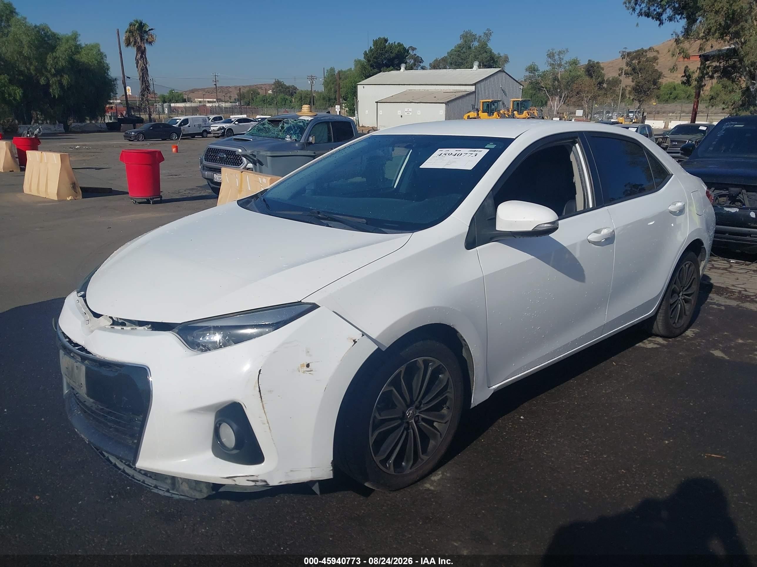 2015 Toyota Corolla S Plus White vin: 5YFBURHE2FP280567