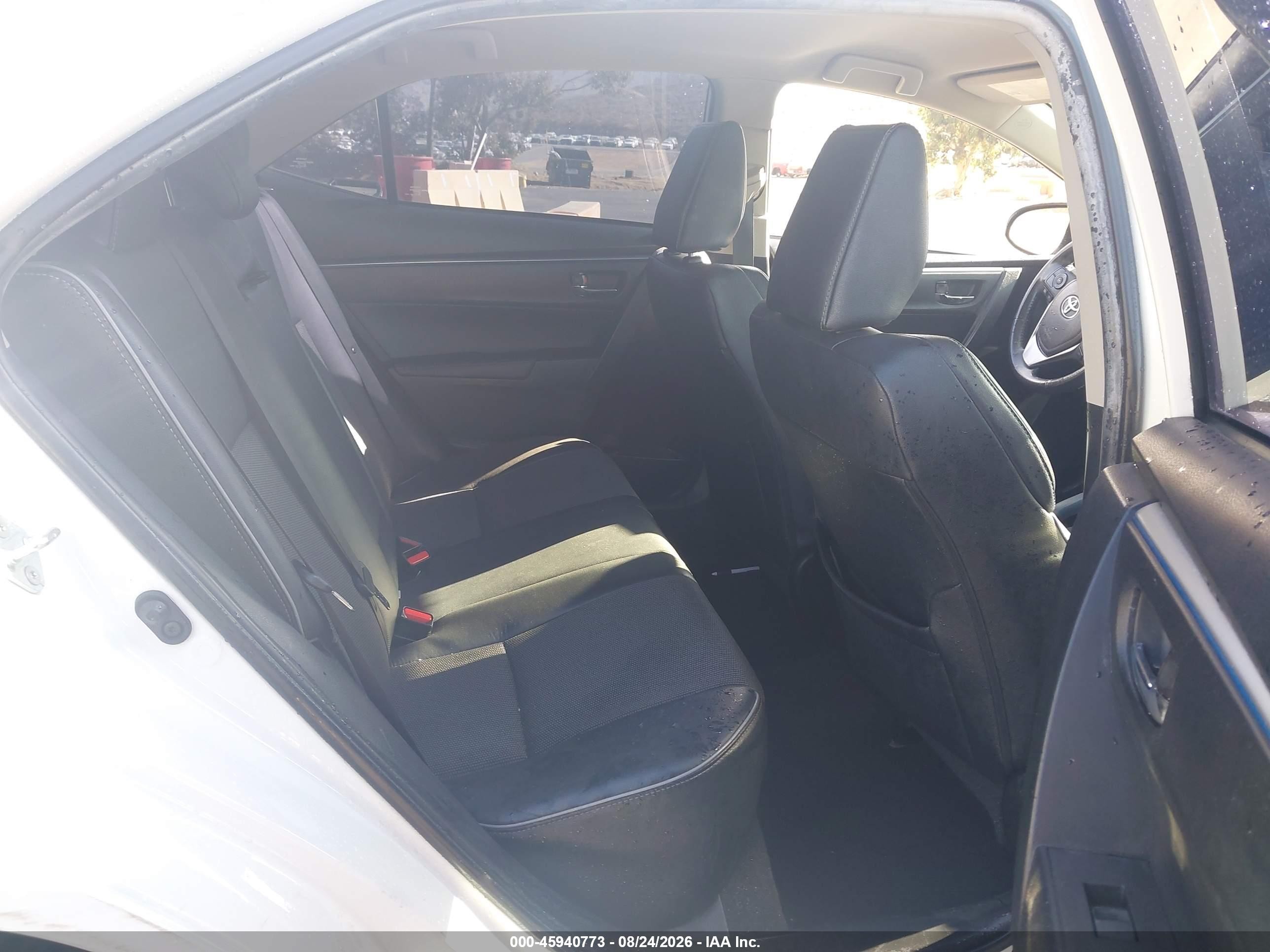 2015 Toyota Corolla S Plus White vin: 5YFBURHE2FP280567