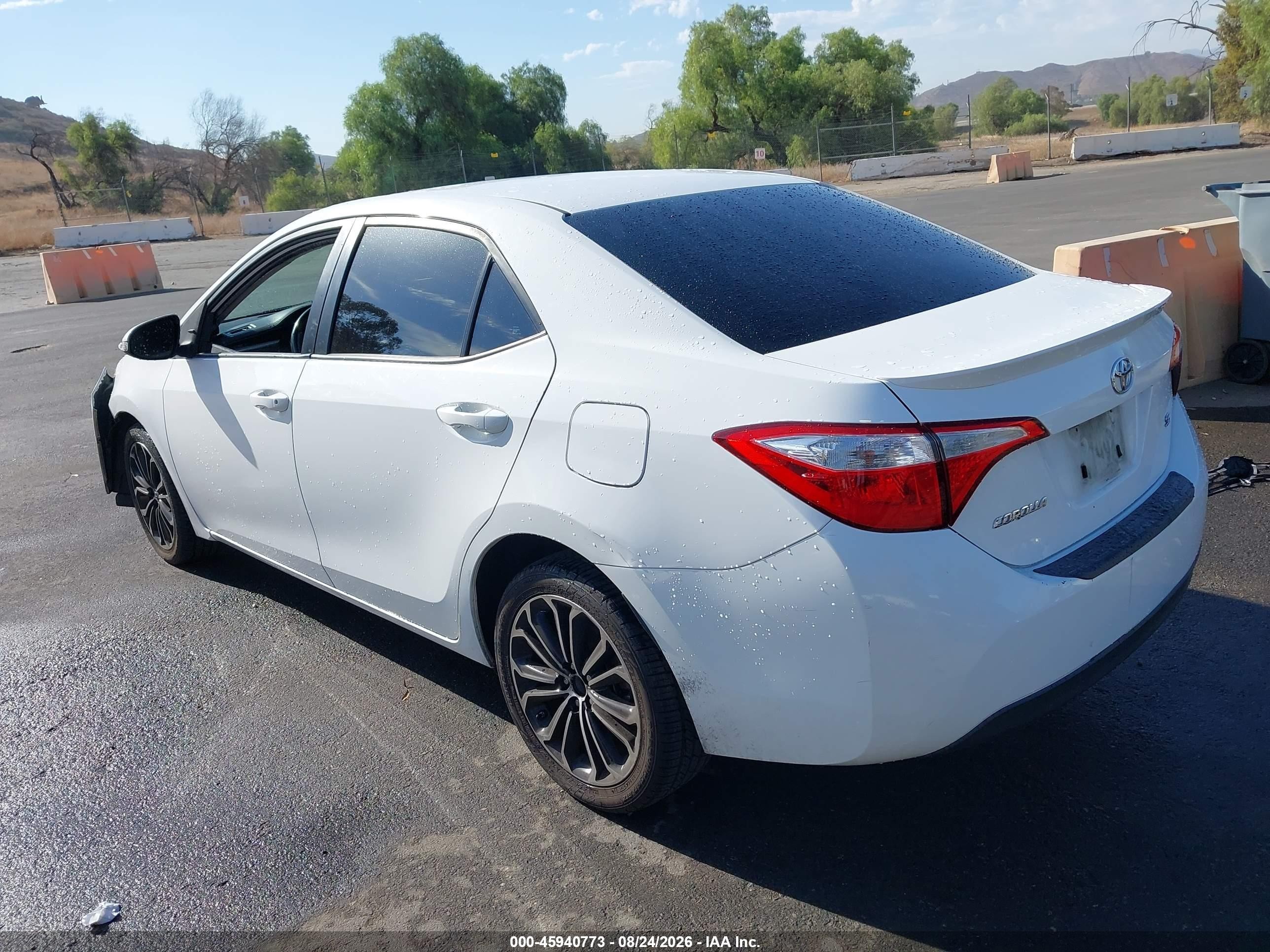 2015 Toyota Corolla S Plus White vin: 5YFBURHE2FP280567