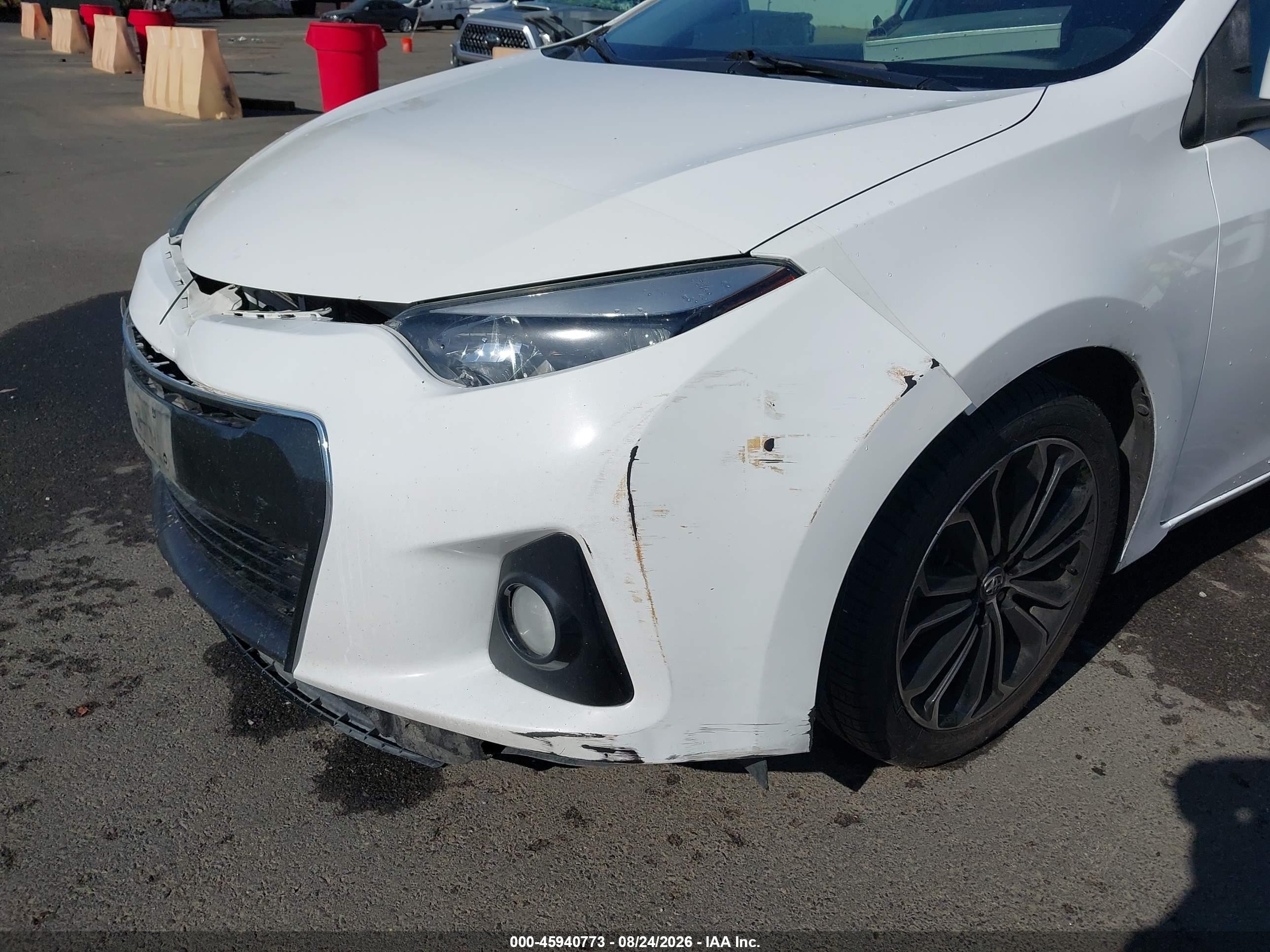 2015 Toyota Corolla S Plus White vin: 5YFBURHE2FP280567