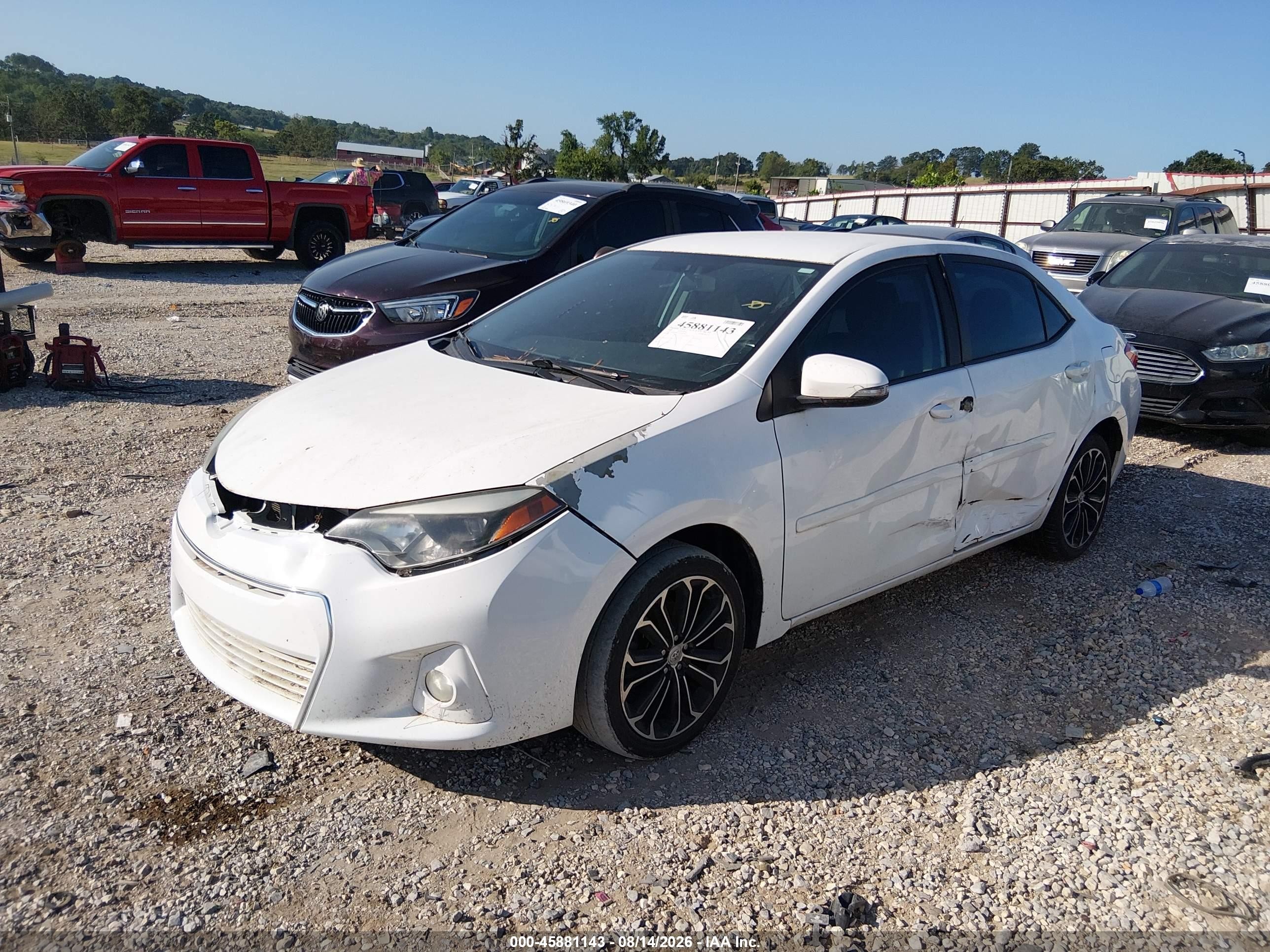 2015 Toyota Corolla S Plus White vin: 5YFBURHE2FP292590