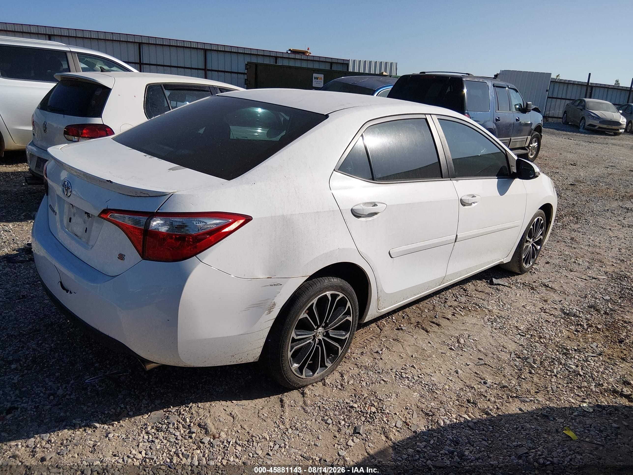 2015 Toyota Corolla S Plus White vin: 5YFBURHE2FP292590