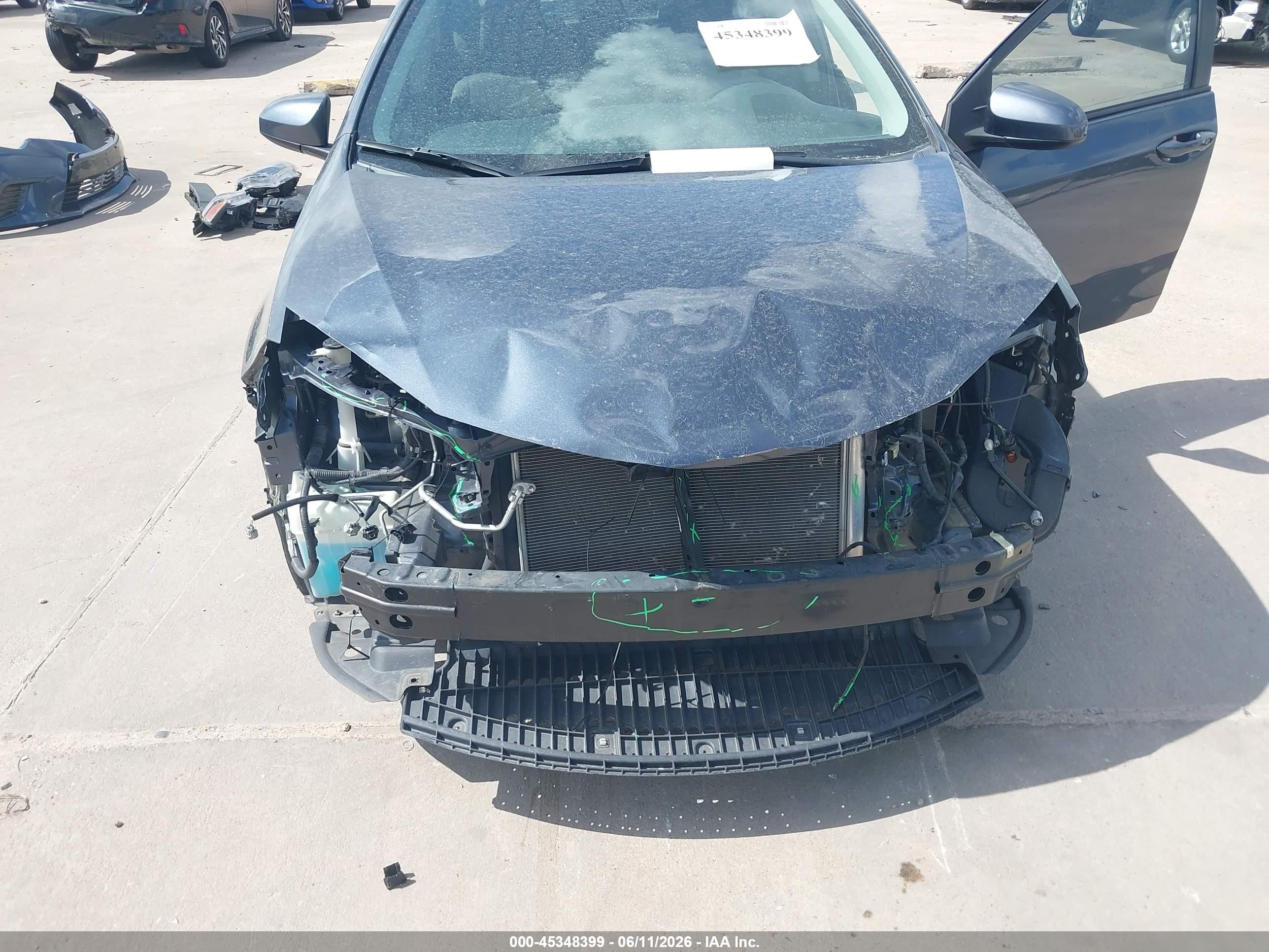 2015 Toyota Corolla Le Gray vin: 5YFBURHE2FP293416