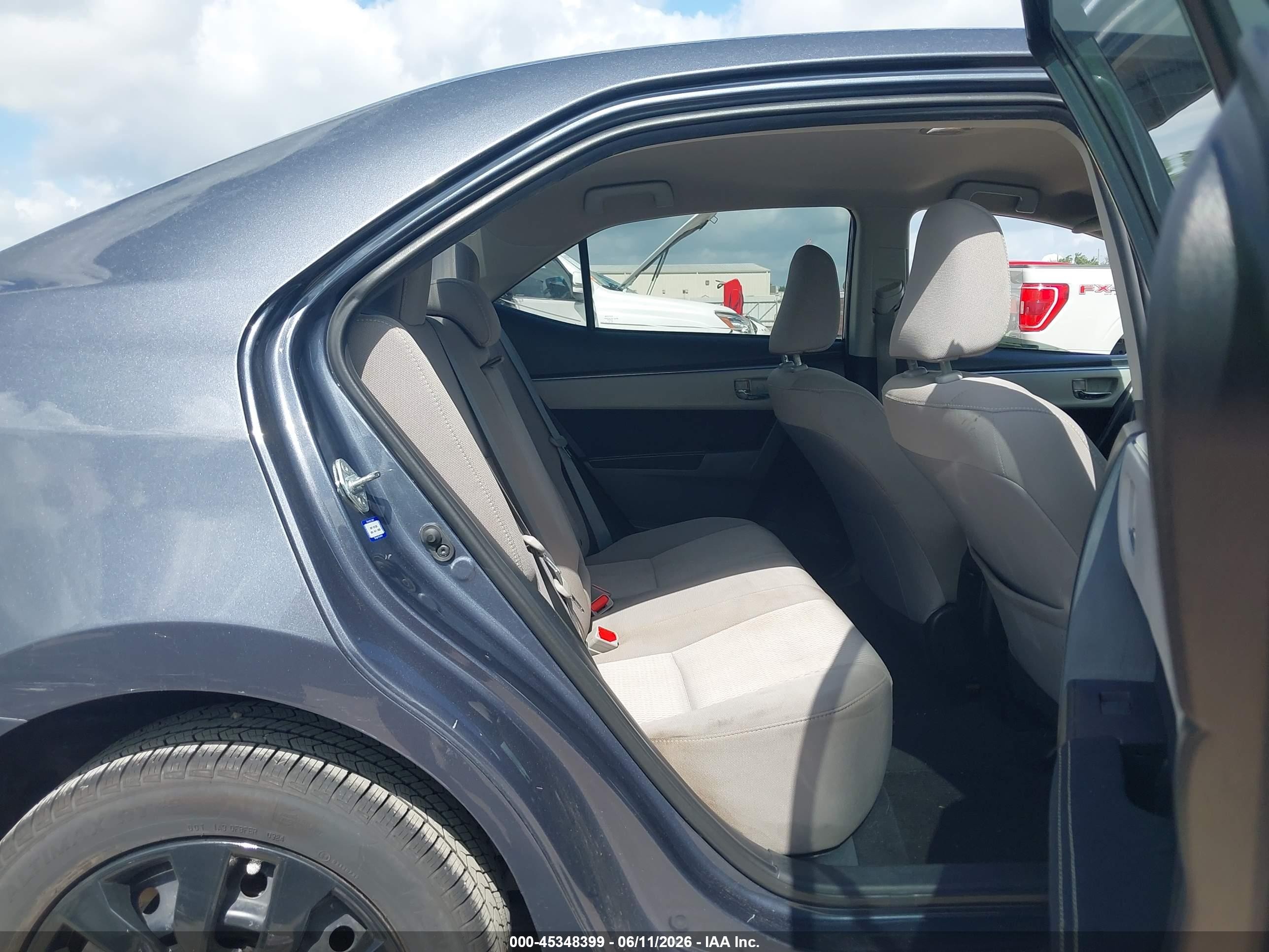2015 Toyota Corolla Le Gray vin: 5YFBURHE2FP293416