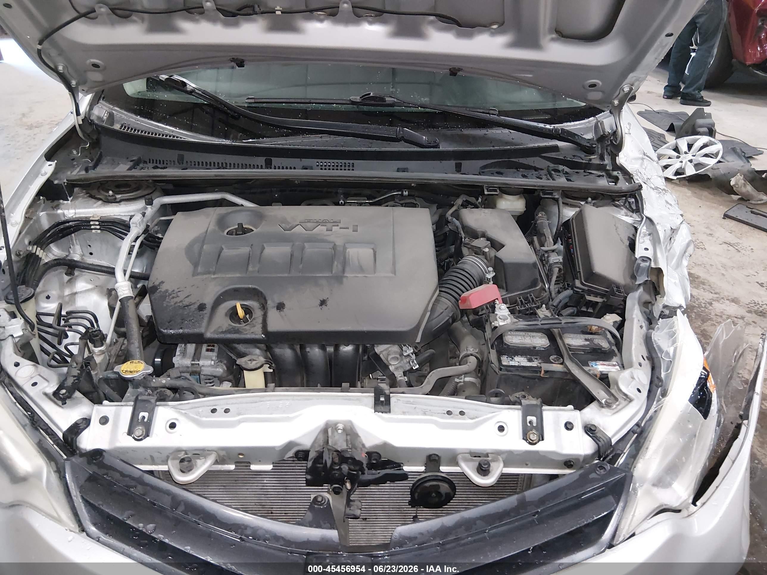 2015 Toyota Corolla Le Silver vin: 5YFBURHE2FP293643