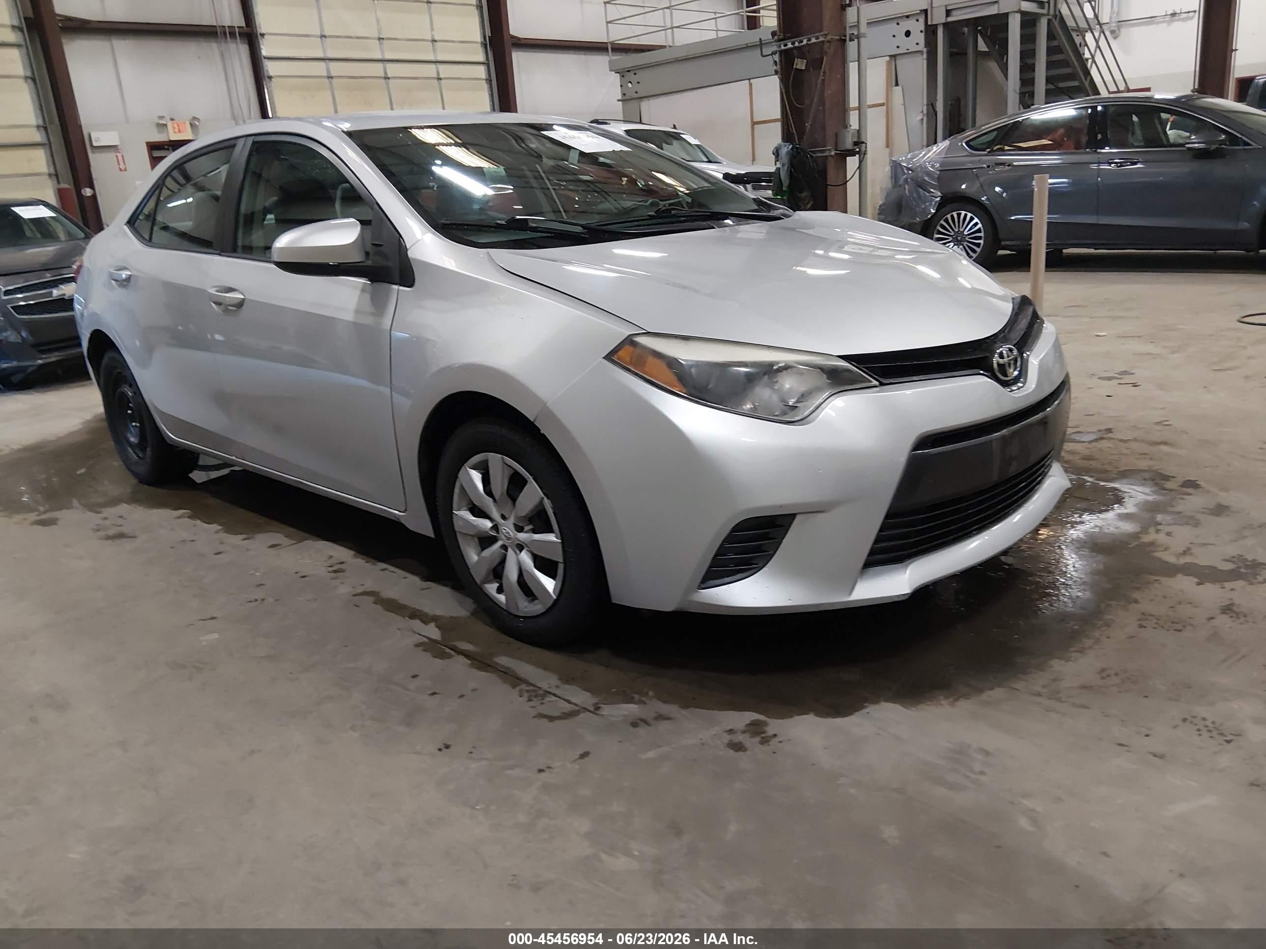 2015 Toyota Corolla Le Silver vin: 5YFBURHE2FP293643