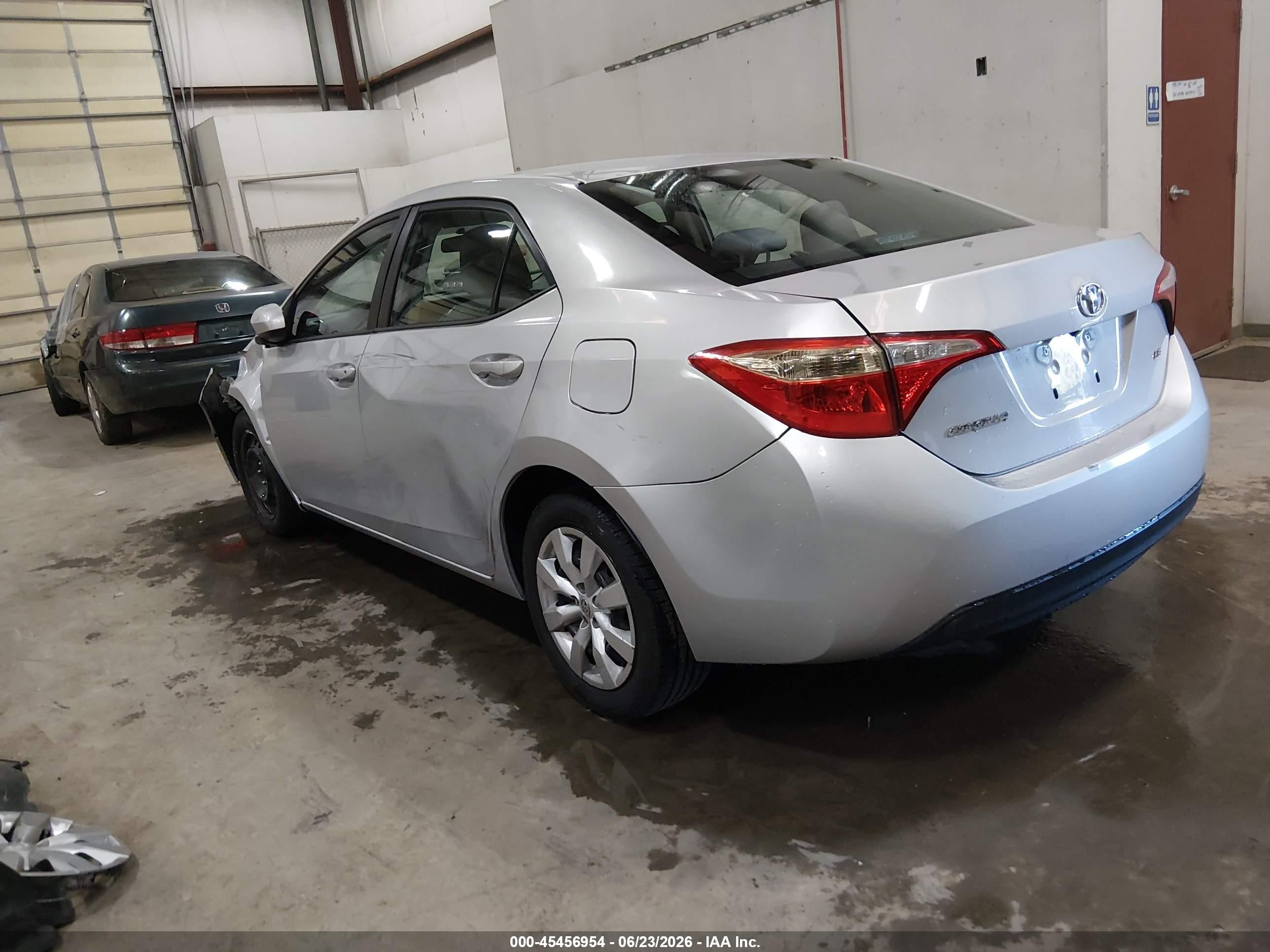 2015 Toyota Corolla Le Silver vin: 5YFBURHE2FP293643