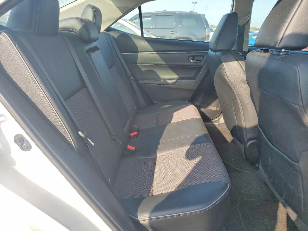 2015 Toyota Corolla S Plus White vin: 5YFBURHE2FP294906
