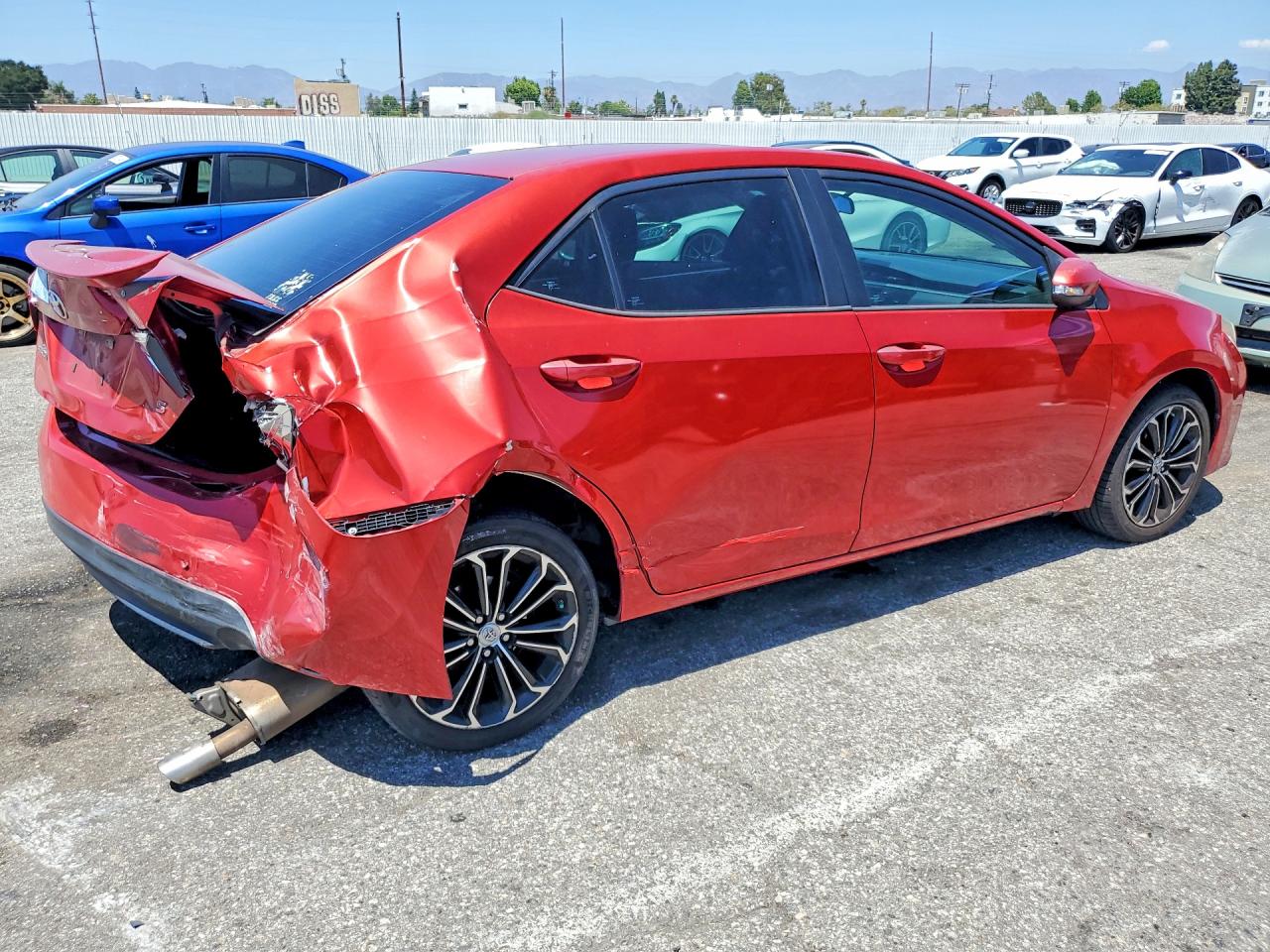 2015 Toyota Corolla S Plus Red vin: 5YFBURHE2FP309288