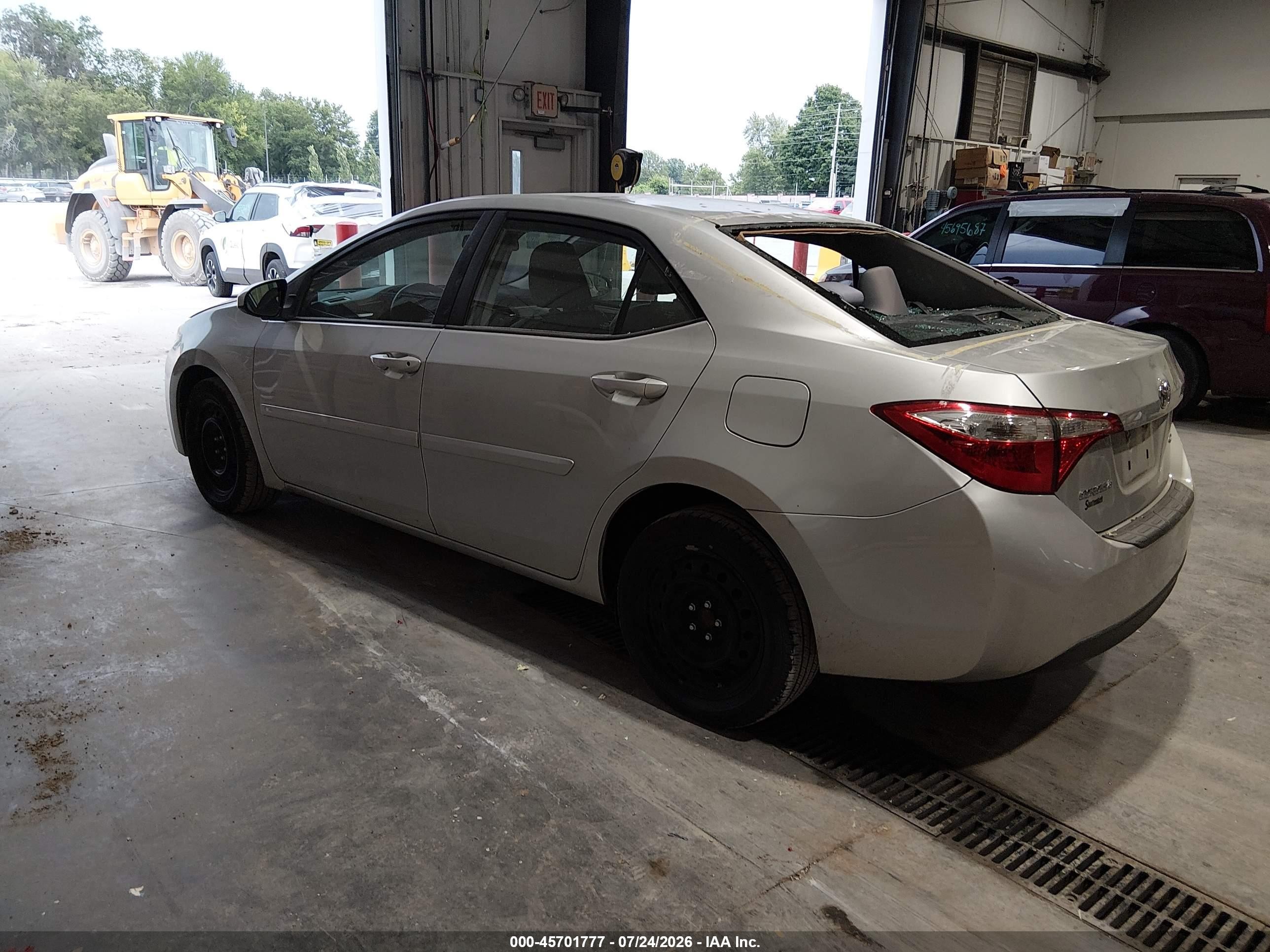 2015 Toyota Corolla Le Silver vin: 5YFBURHE2FP327516