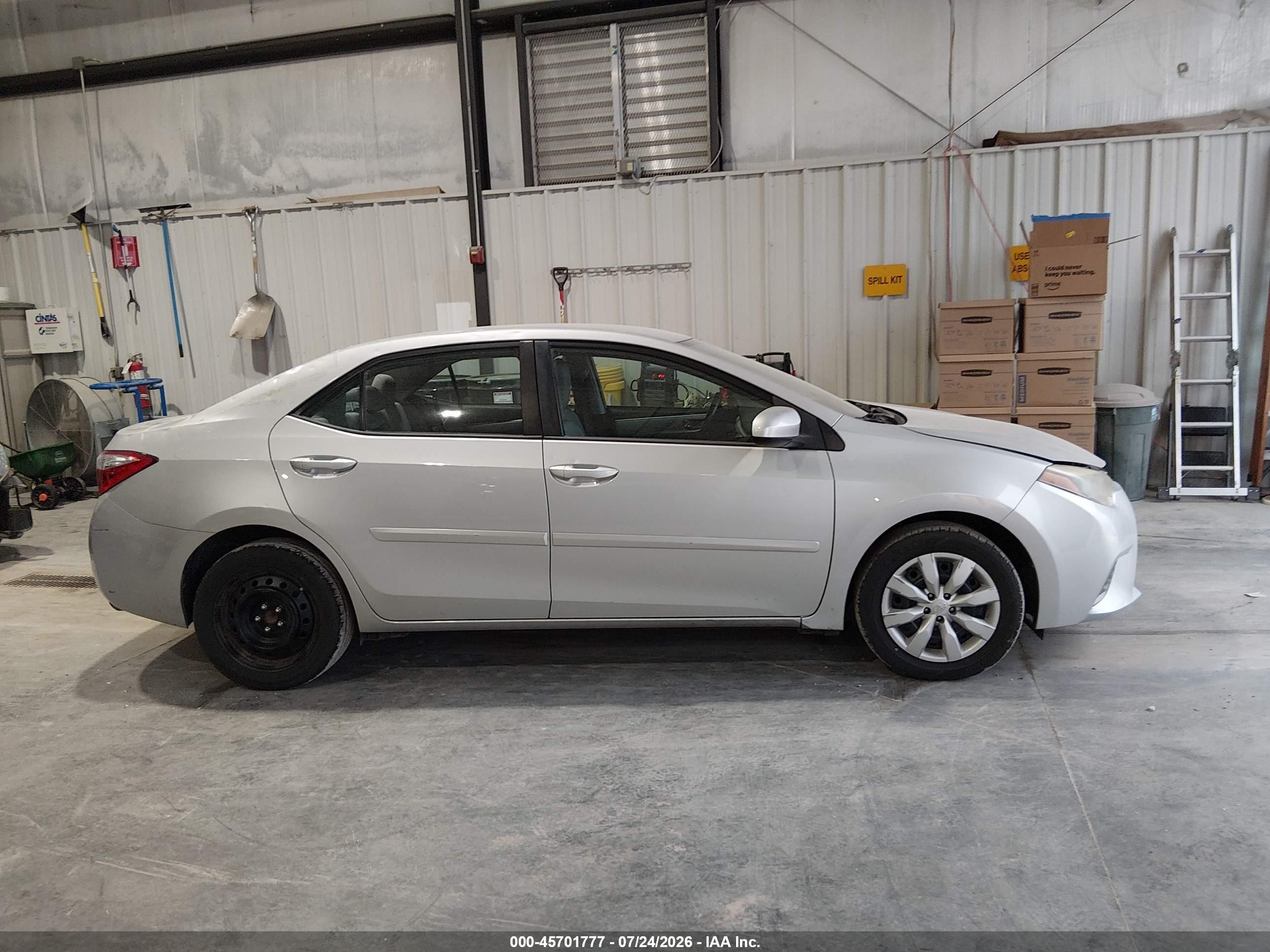 2015 Toyota Corolla Le Silver vin: 5YFBURHE2FP327516