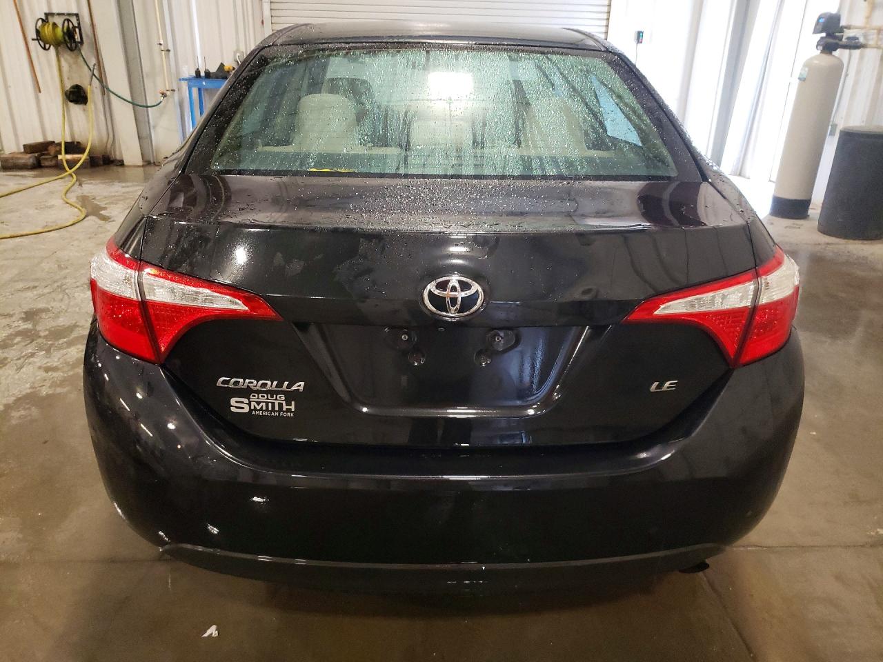 2015 Toyota Corolla Le Black vin: 5YFBURHE2FP330853