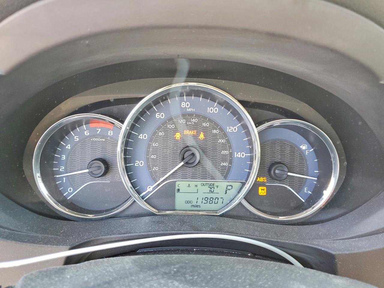 2015 Toyota Corolla Le Plus Серебряный vin: 5YFBURHE2FP335468