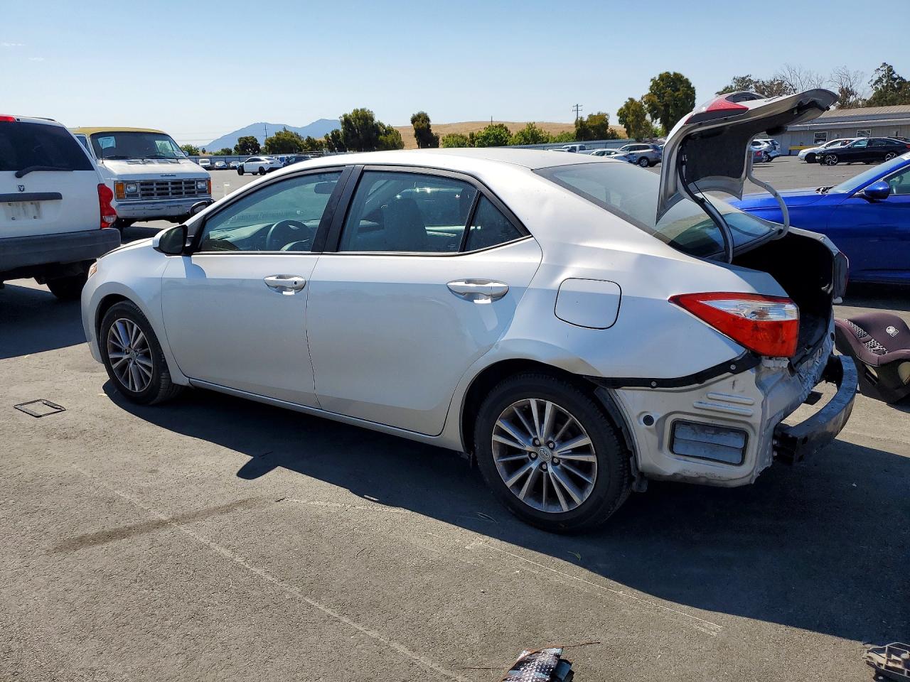2015 Toyota Corolla Le Plus Серебряный vin: 5YFBURHE2FP335468