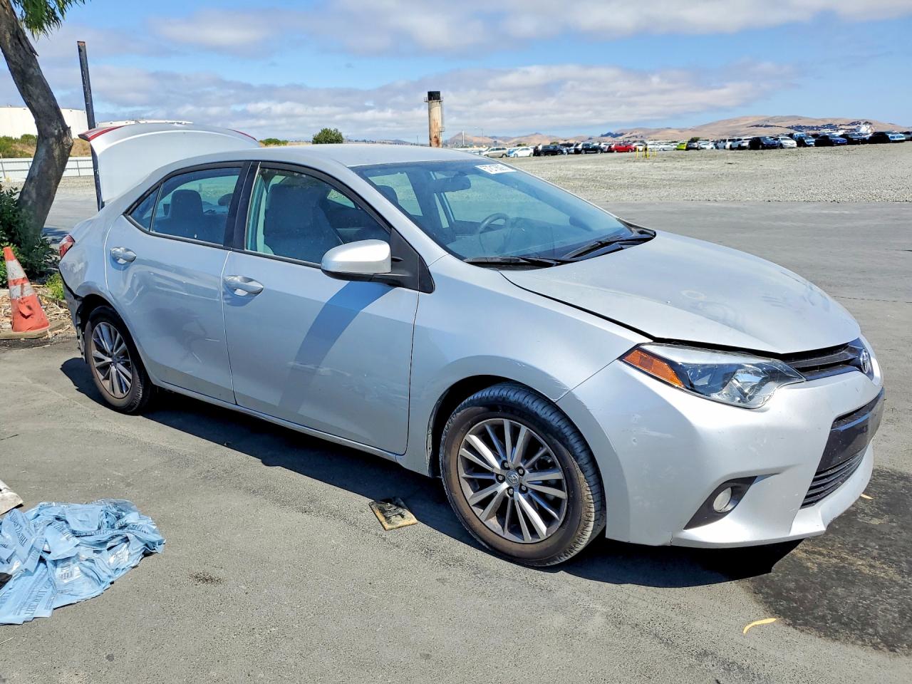 2015 Toyota Corolla Le Plus Серебряный vin: 5YFBURHE2FP335468