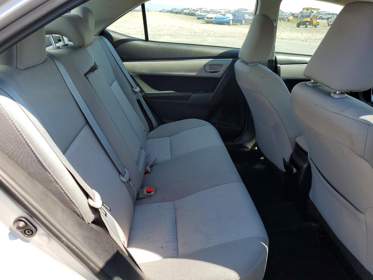 2015 Toyota Corolla Le Plus Серебряный vin: 5YFBURHE2FP335468