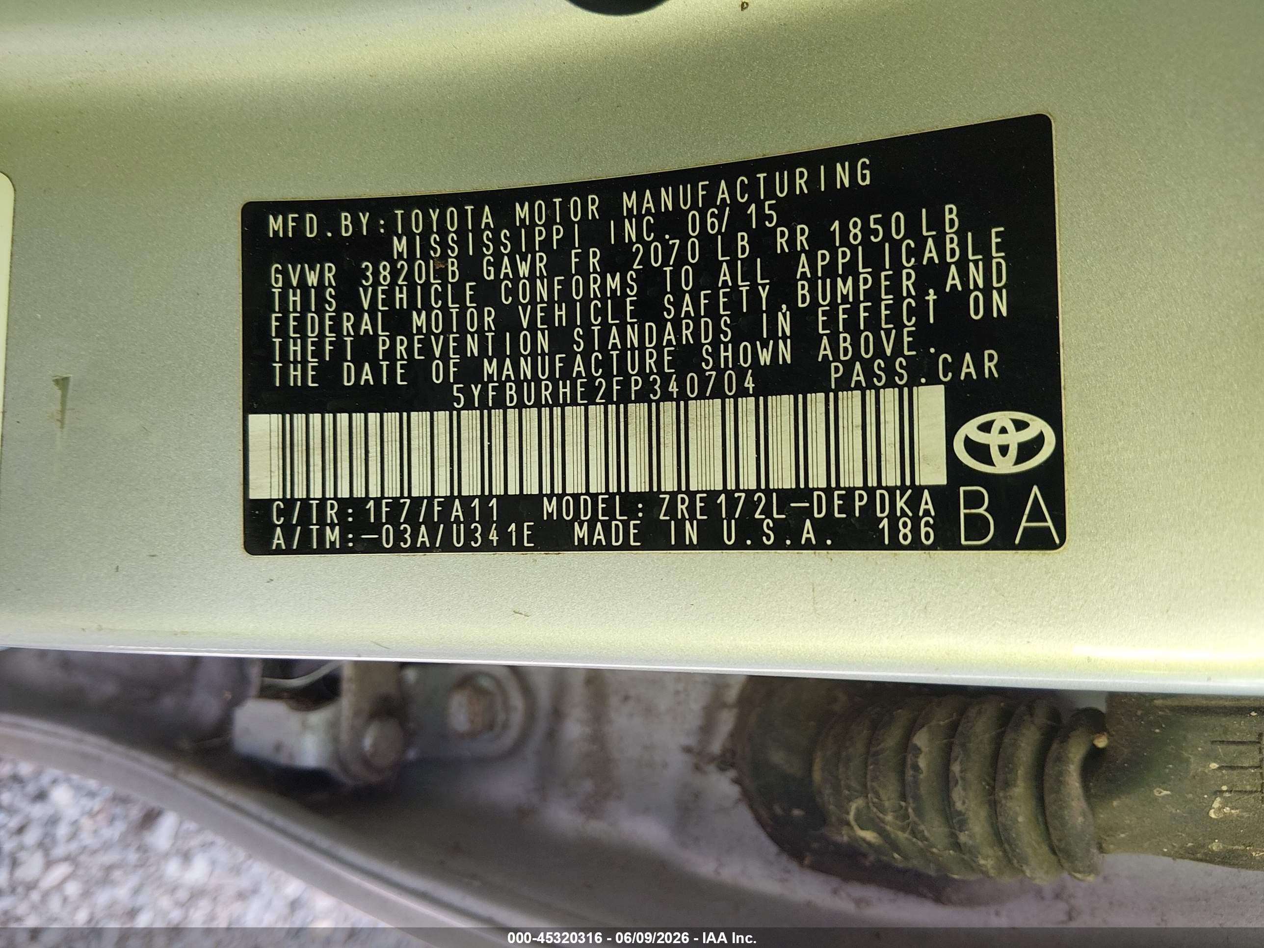 2015 Toyota Corolla L Silver vin: 5YFBURHE2FP340704