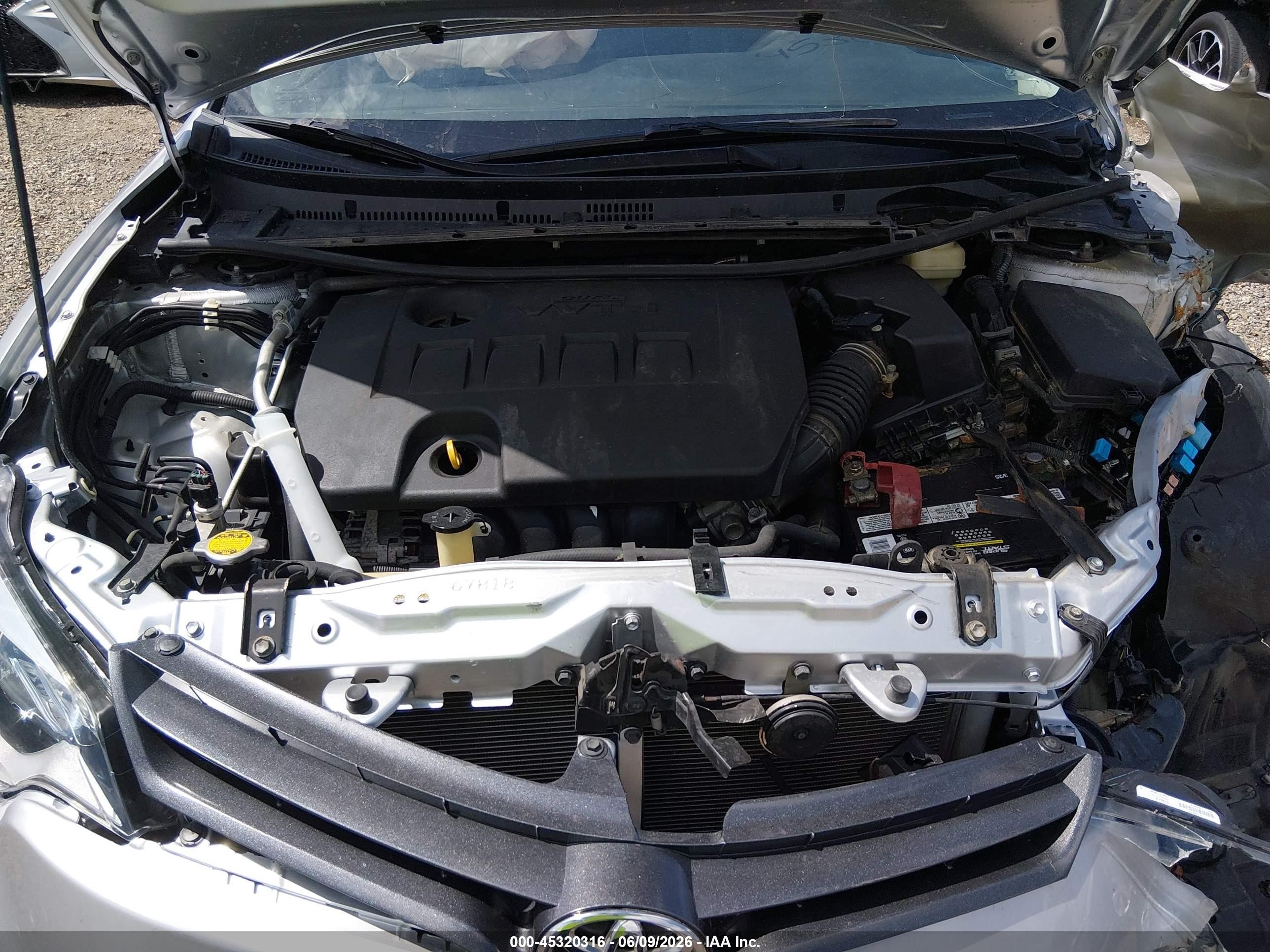 2015 Toyota Corolla L Silver vin: 5YFBURHE2FP340704