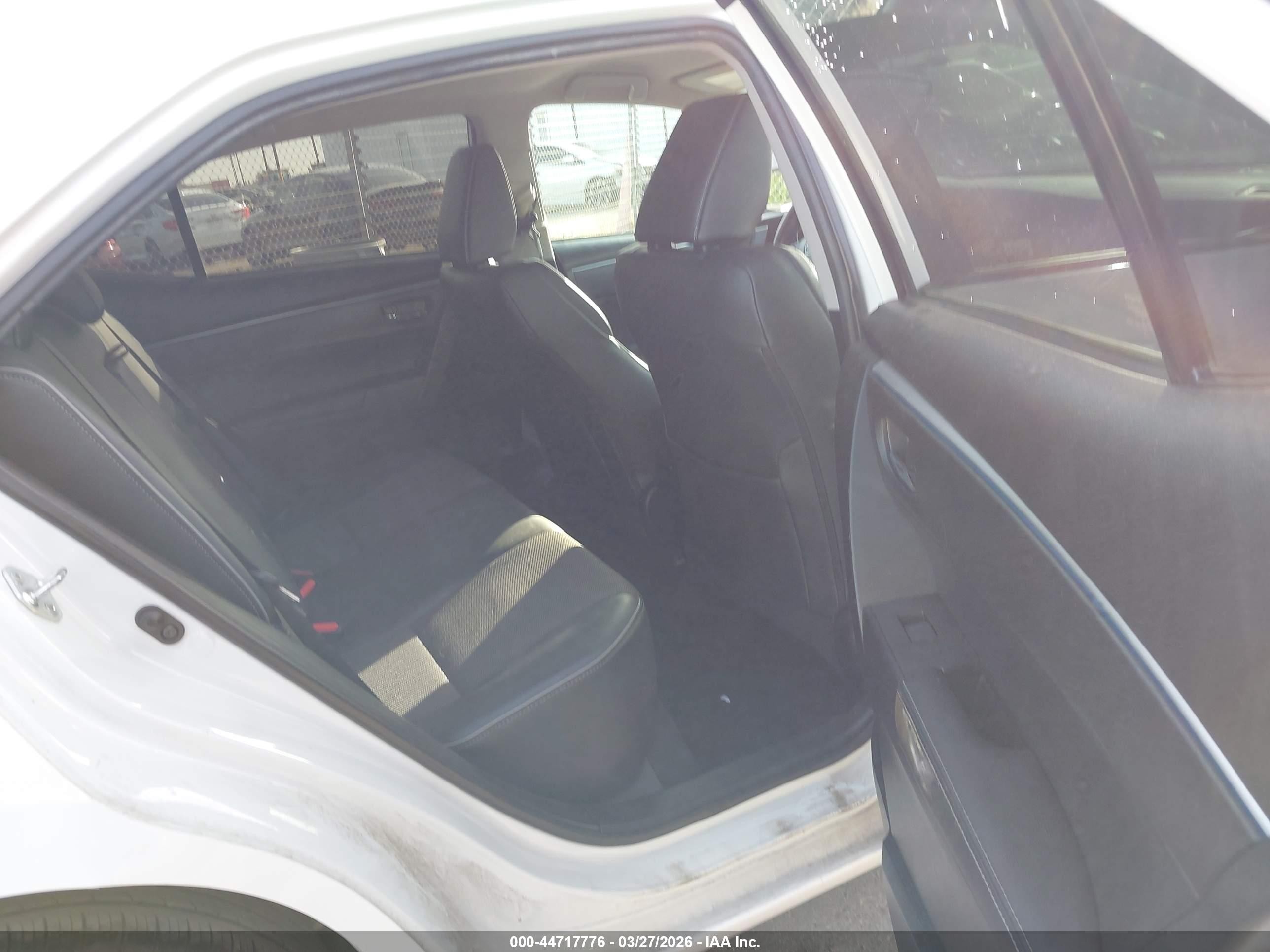 2015 Toyota Corolla S Plus White vin: 5YFBURHE2FP344025