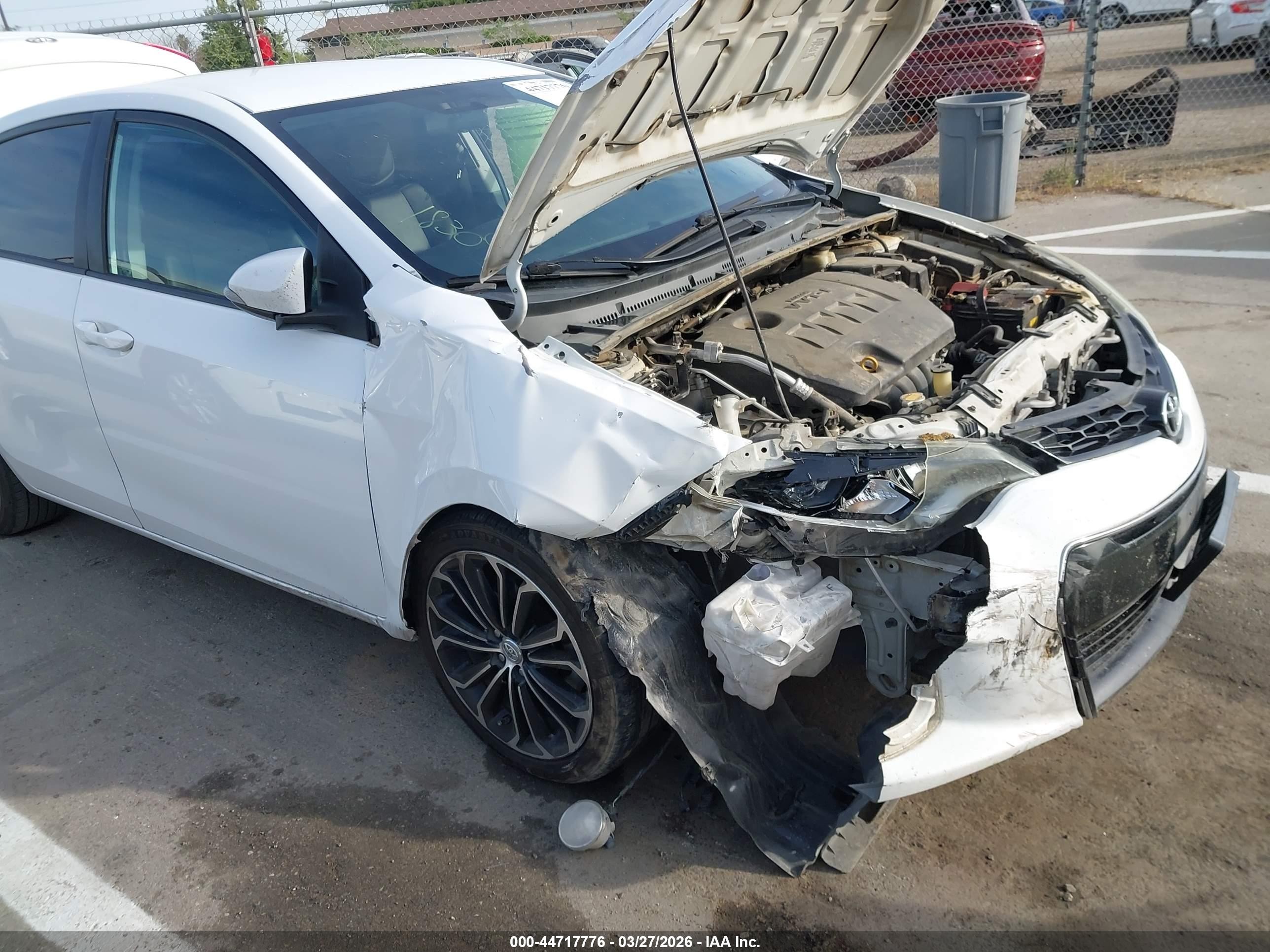 2015 Toyota Corolla S Plus White vin: 5YFBURHE2FP344025