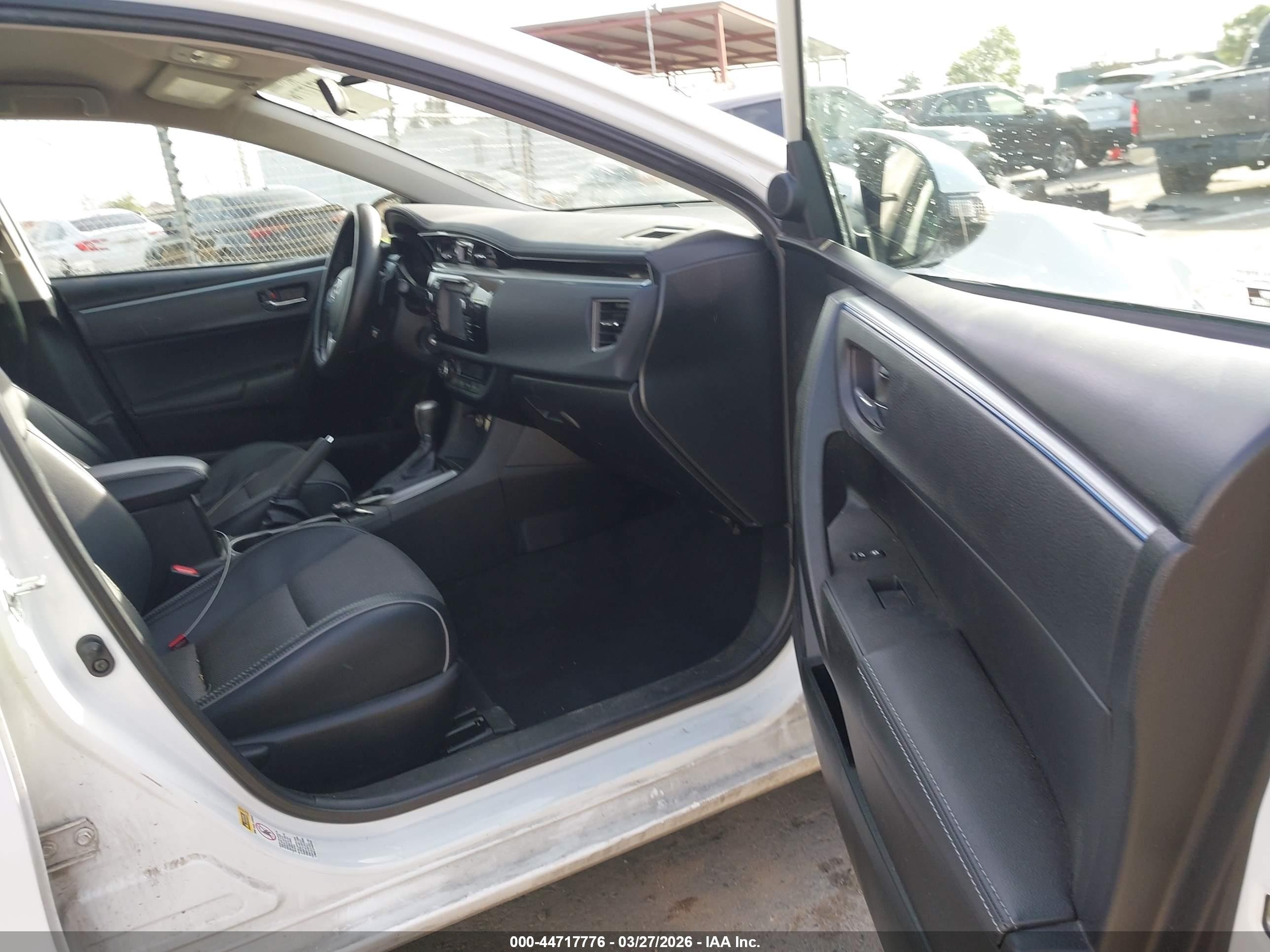 2015 Toyota Corolla S Plus White vin: 5YFBURHE2FP344025