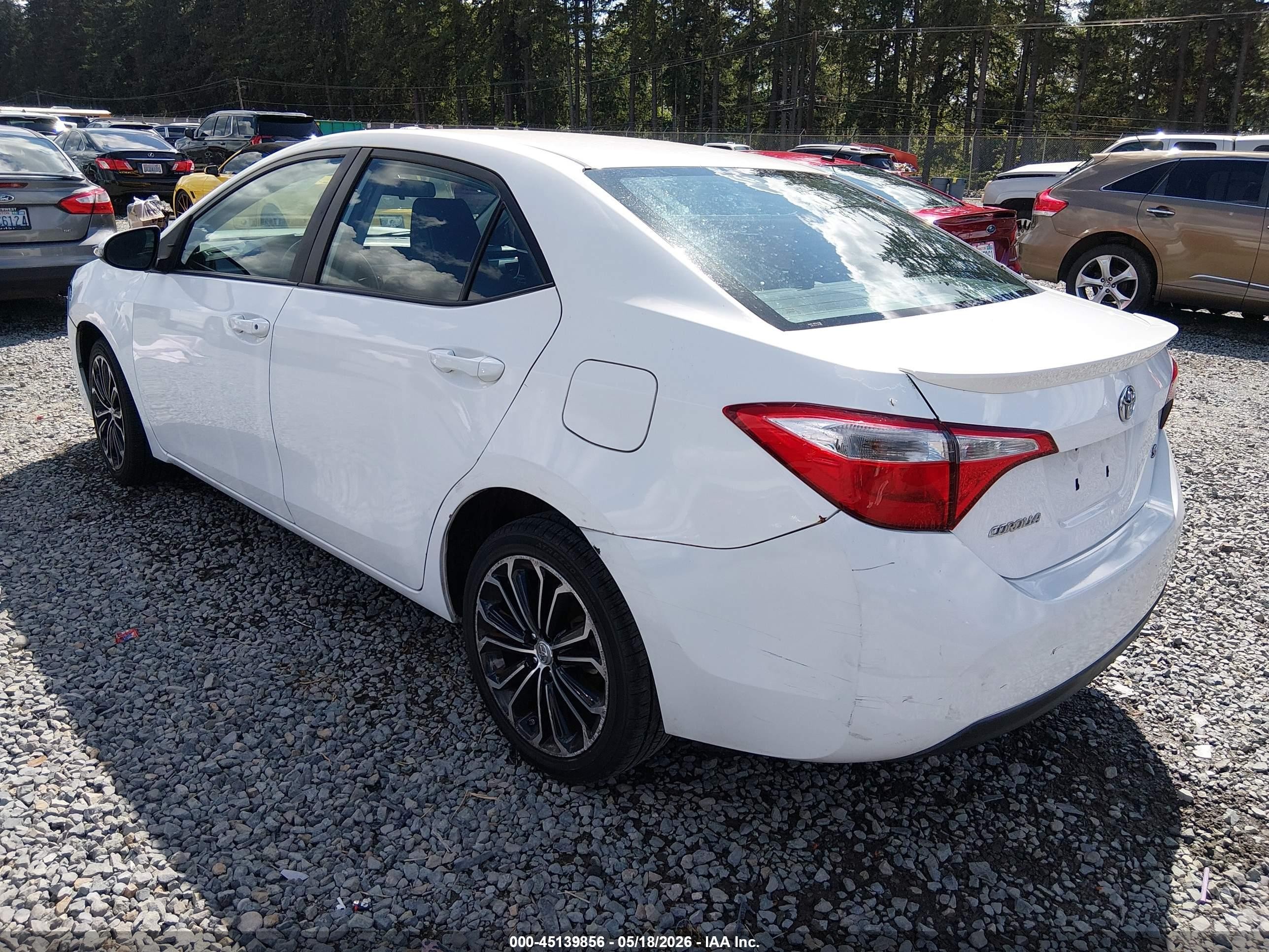 2015 Toyota Corolla S Plus White vin: 5YFBURHE2FP349936