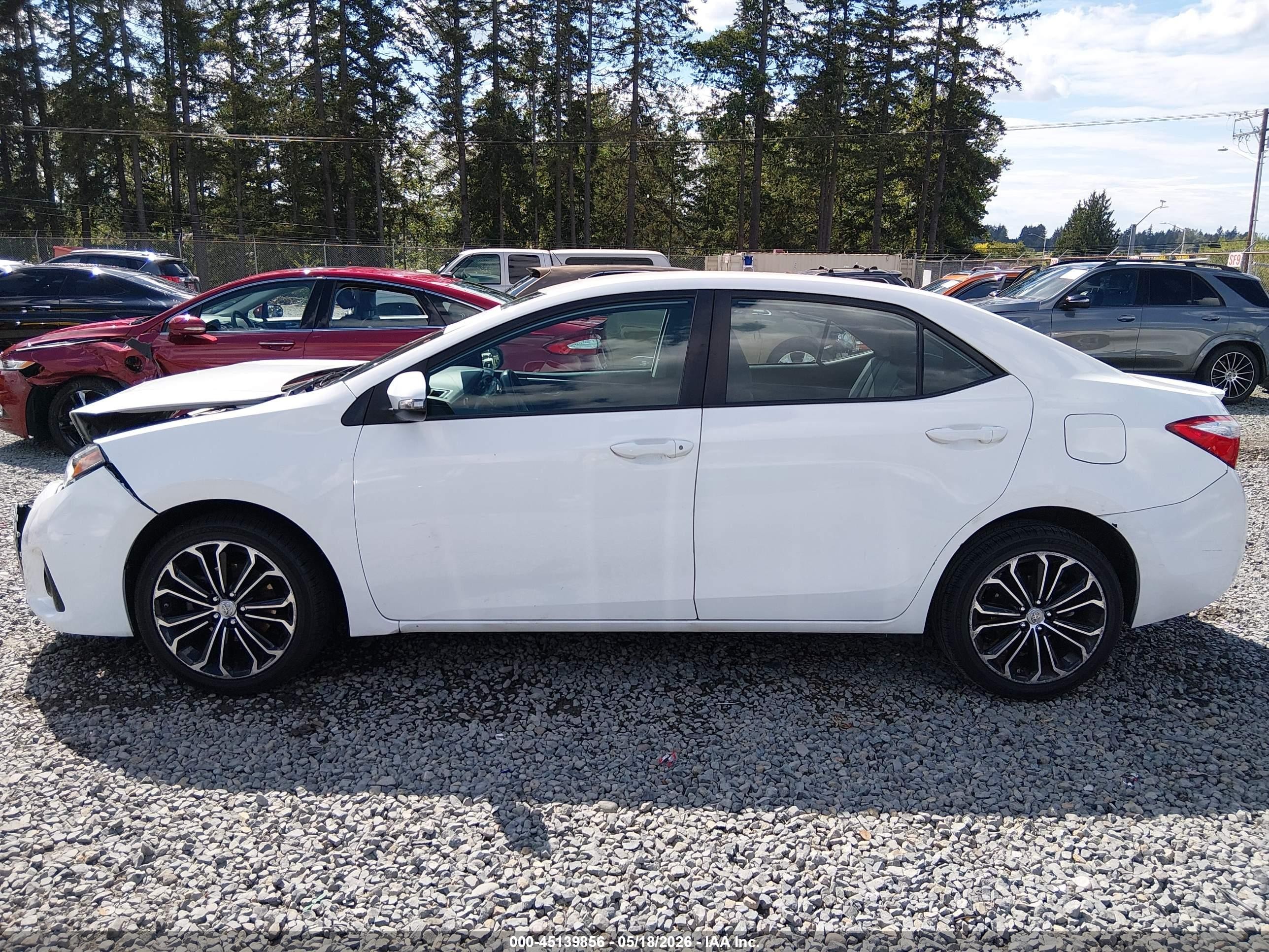 2015 Toyota Corolla S Plus White vin: 5YFBURHE2FP349936