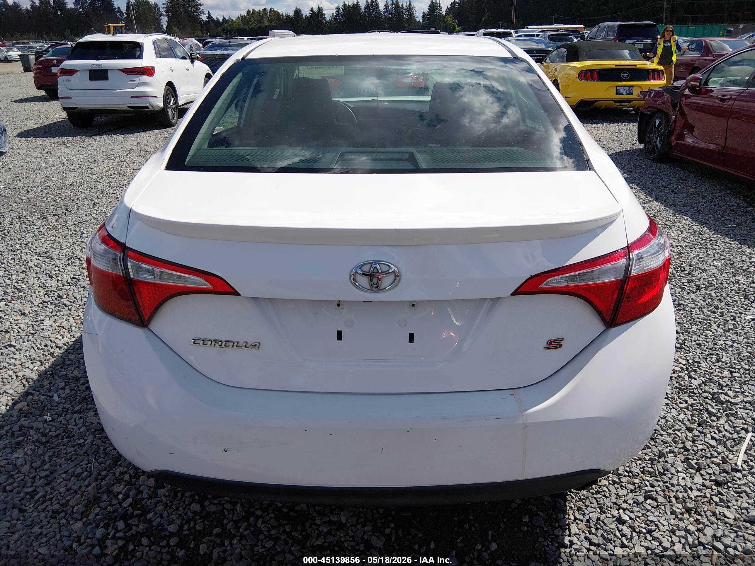 2015 Toyota Corolla S Plus White vin: 5YFBURHE2FP349936