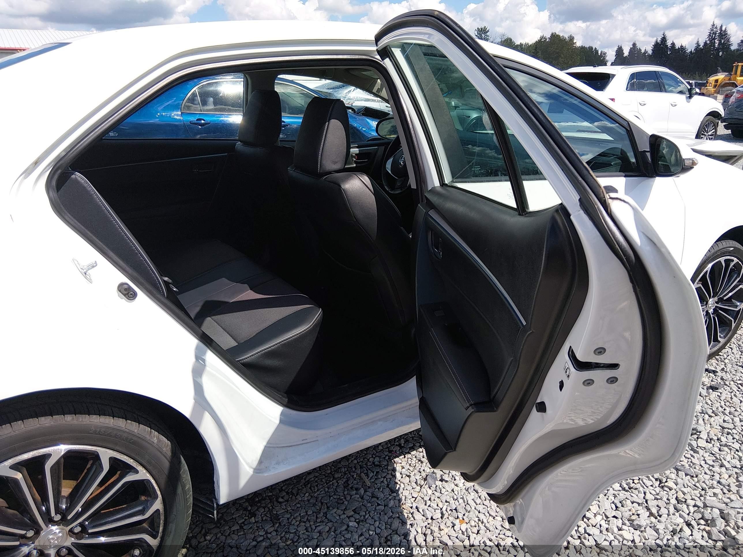2015 Toyota Corolla S Plus White vin: 5YFBURHE2FP349936
