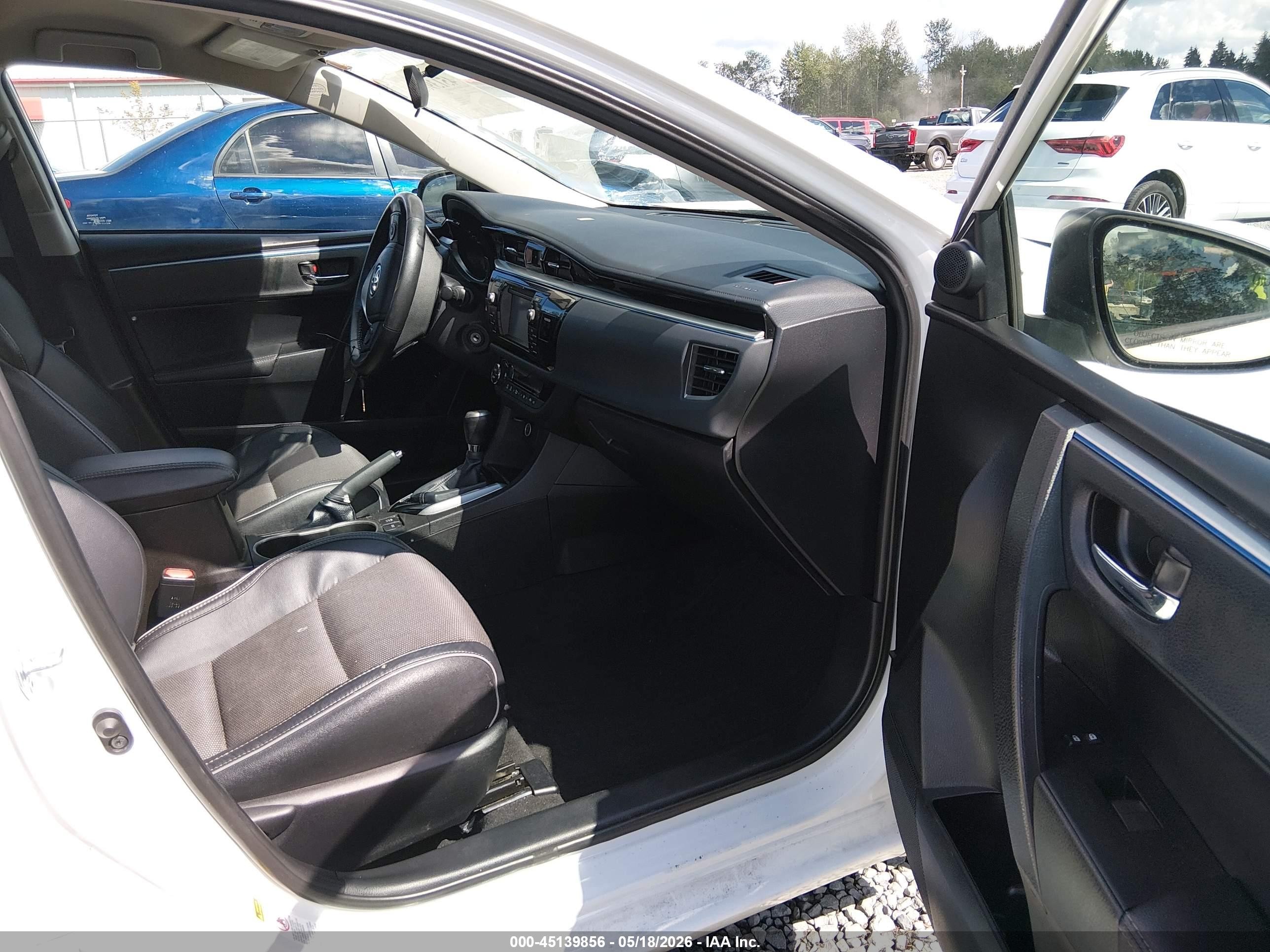 2015 Toyota Corolla S Plus White vin: 5YFBURHE2FP349936