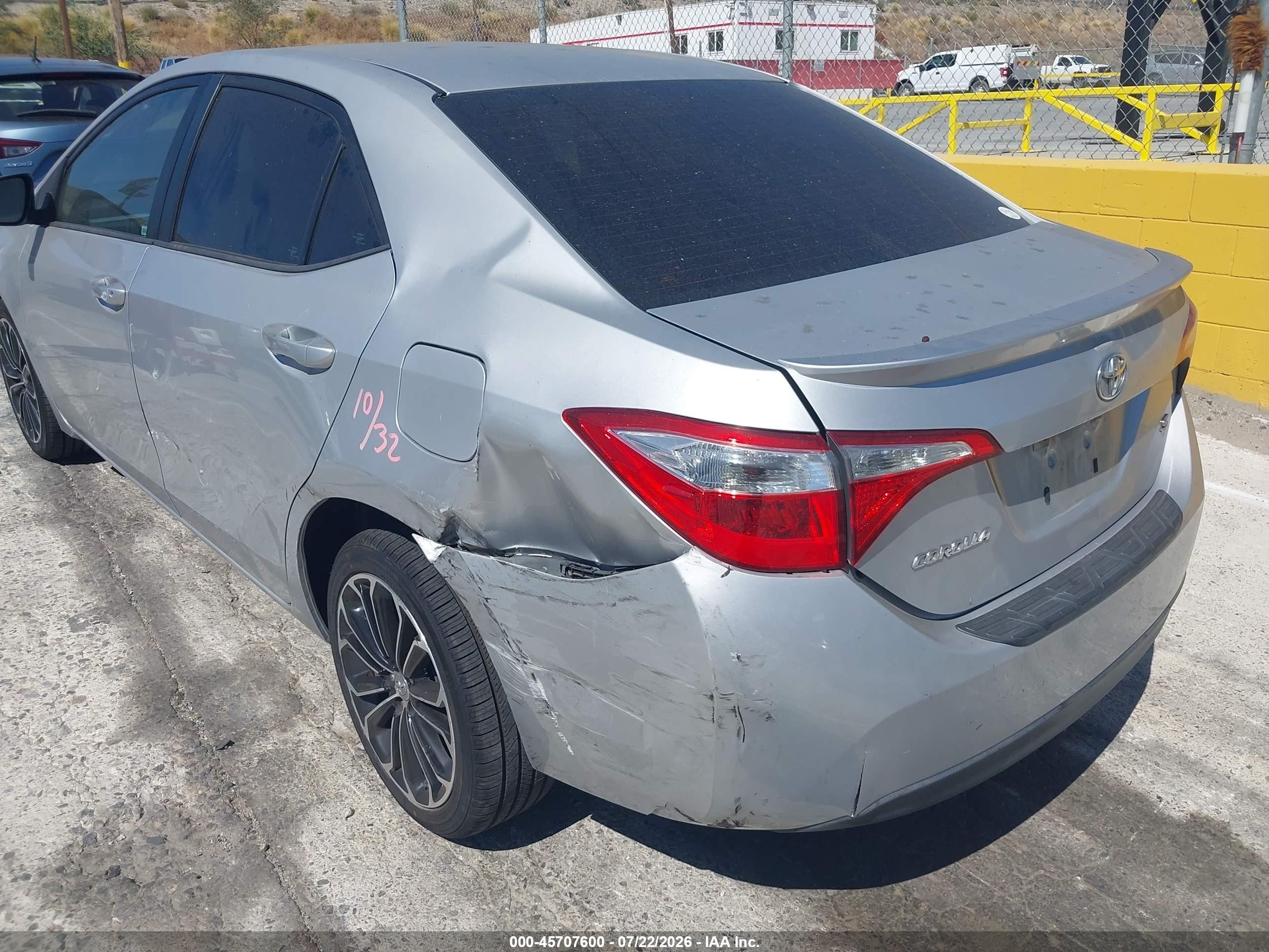 2015 Toyota Corolla S Plus Gray vin: 5YFBURHE2FP351878