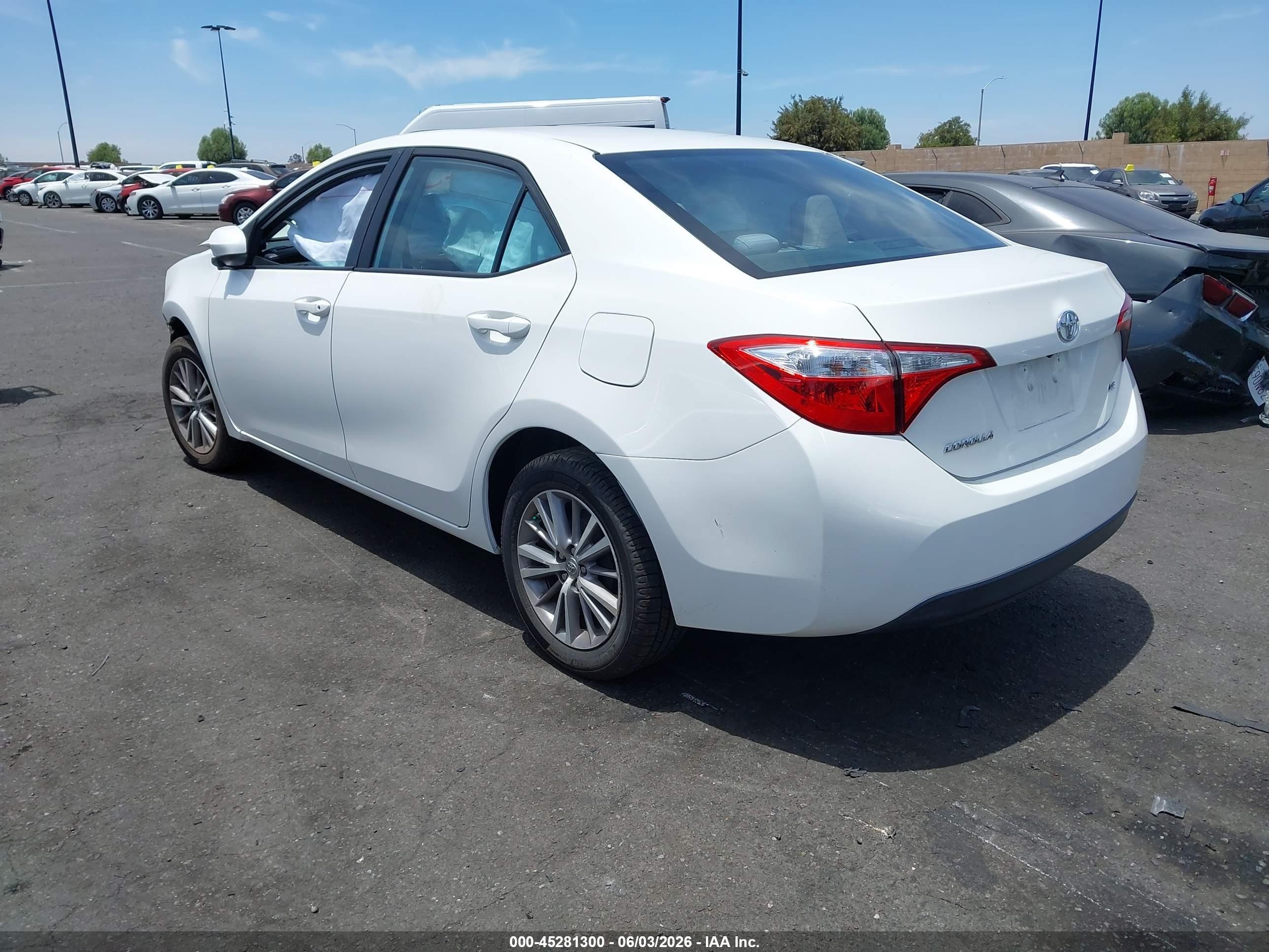 2015 Toyota Corolla Le Plus Белый vin: 5YFBURHE2FP357843