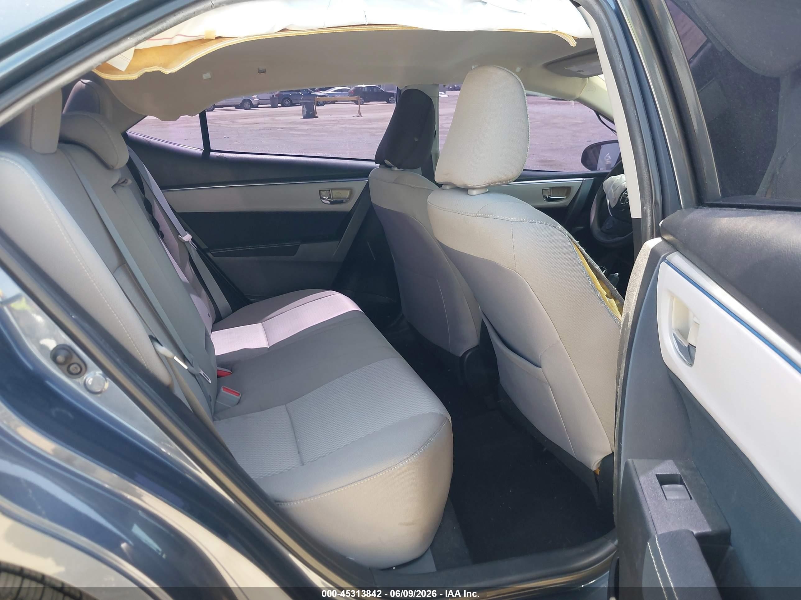 2015 Toyota Corolla Le Gray vin: 5YFBURHE2FP365103