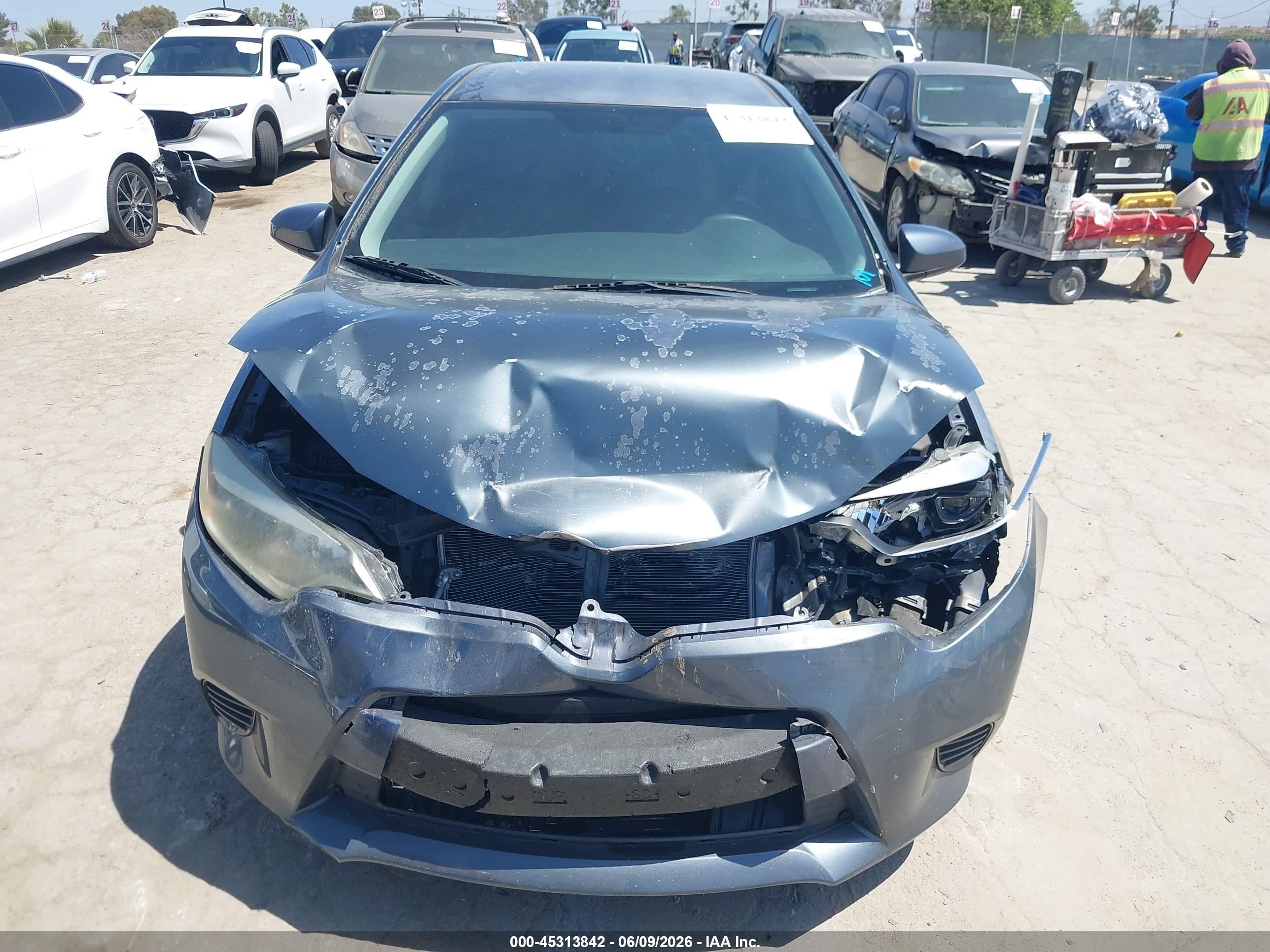 2015 Toyota Corolla Le Gray vin: 5YFBURHE2FP365103